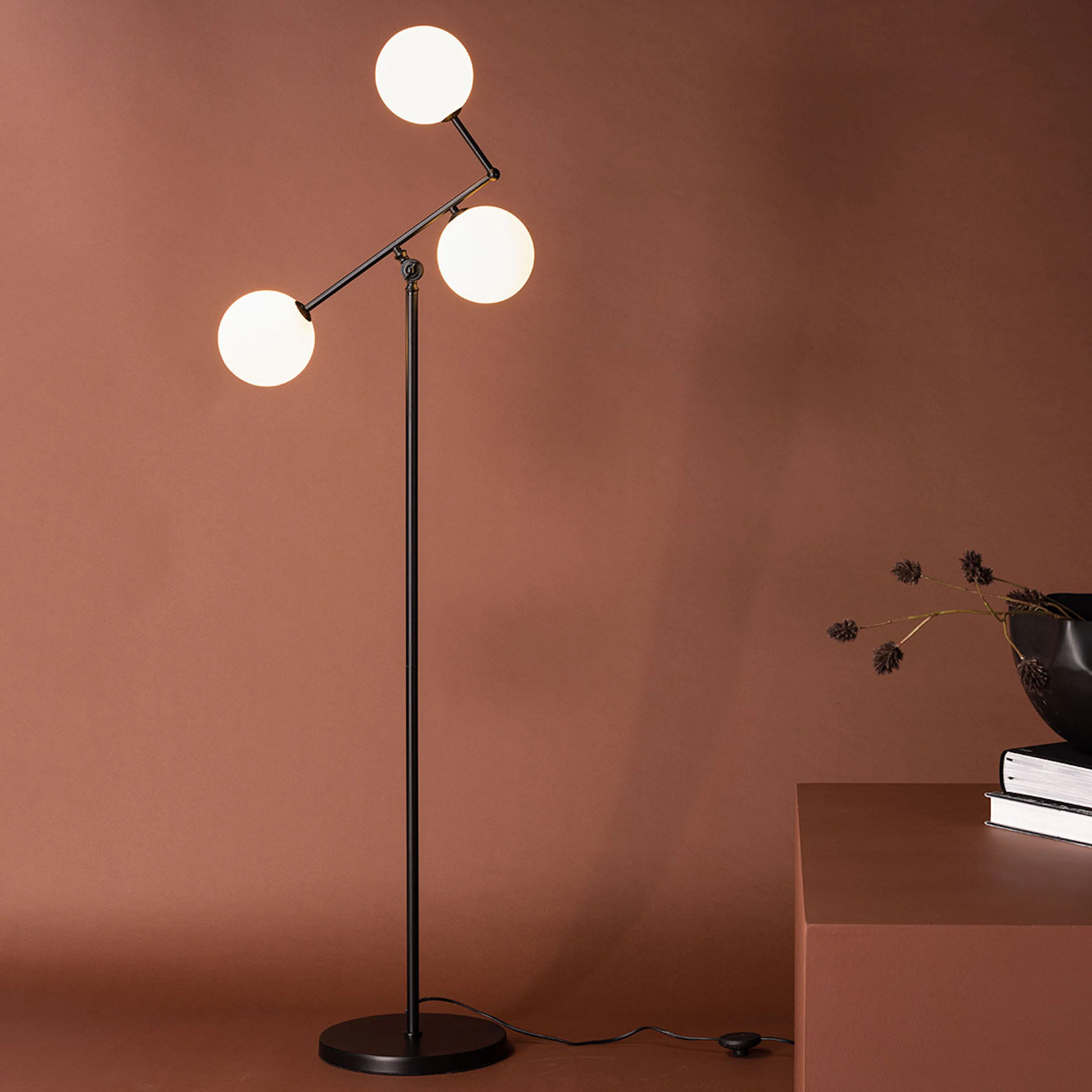 Golvlampa Venture Home Marsan