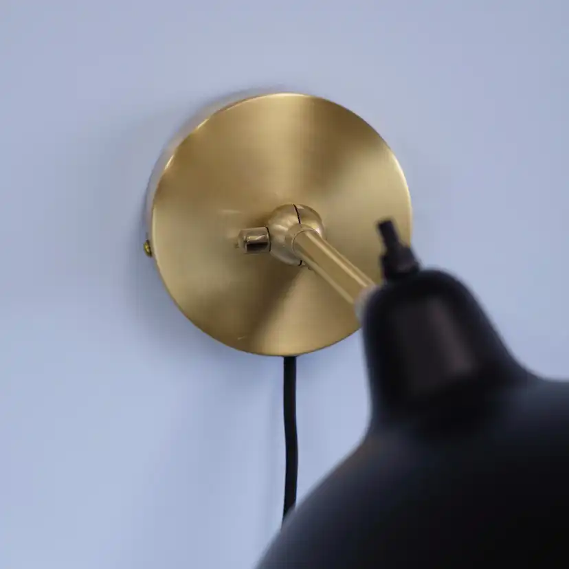 Vägglampa Dyberg Larsen Futura