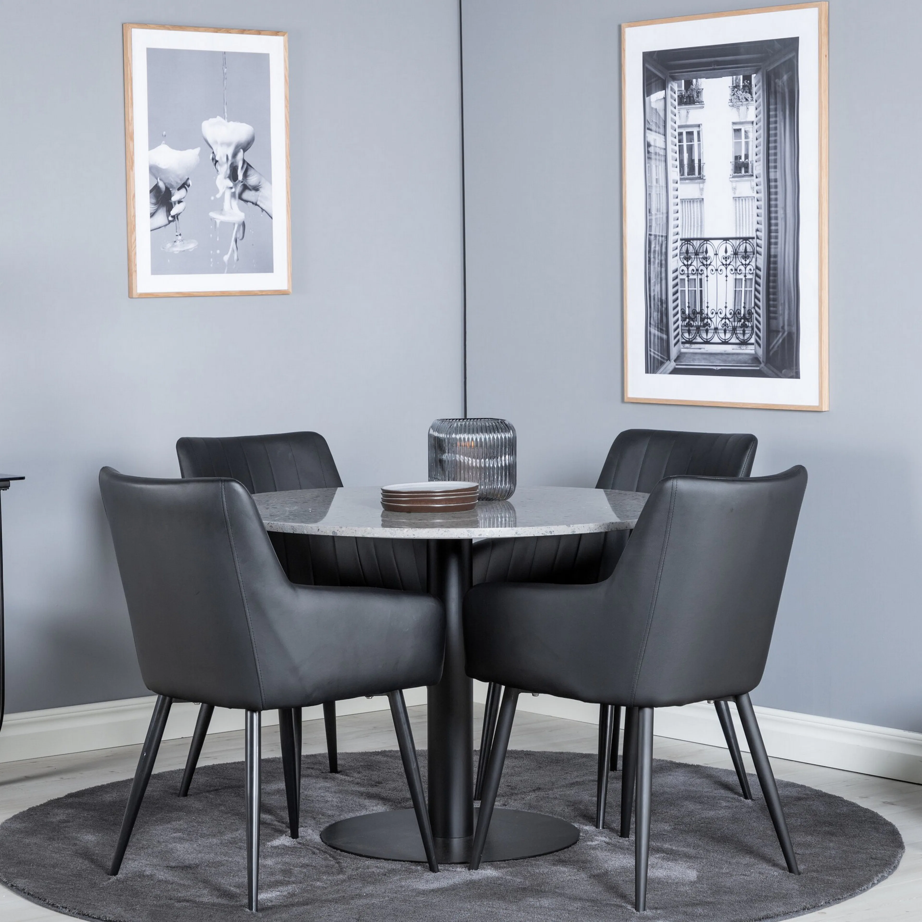 Razzia Dining Table 106cm -Grey Terazzo / Black +Comfort - D Grå/Svart