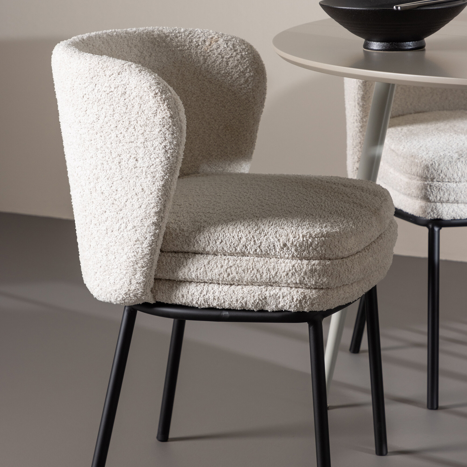 Matgrupp Venture Home Plaza Ø120 med 4 st Agnes Stolar