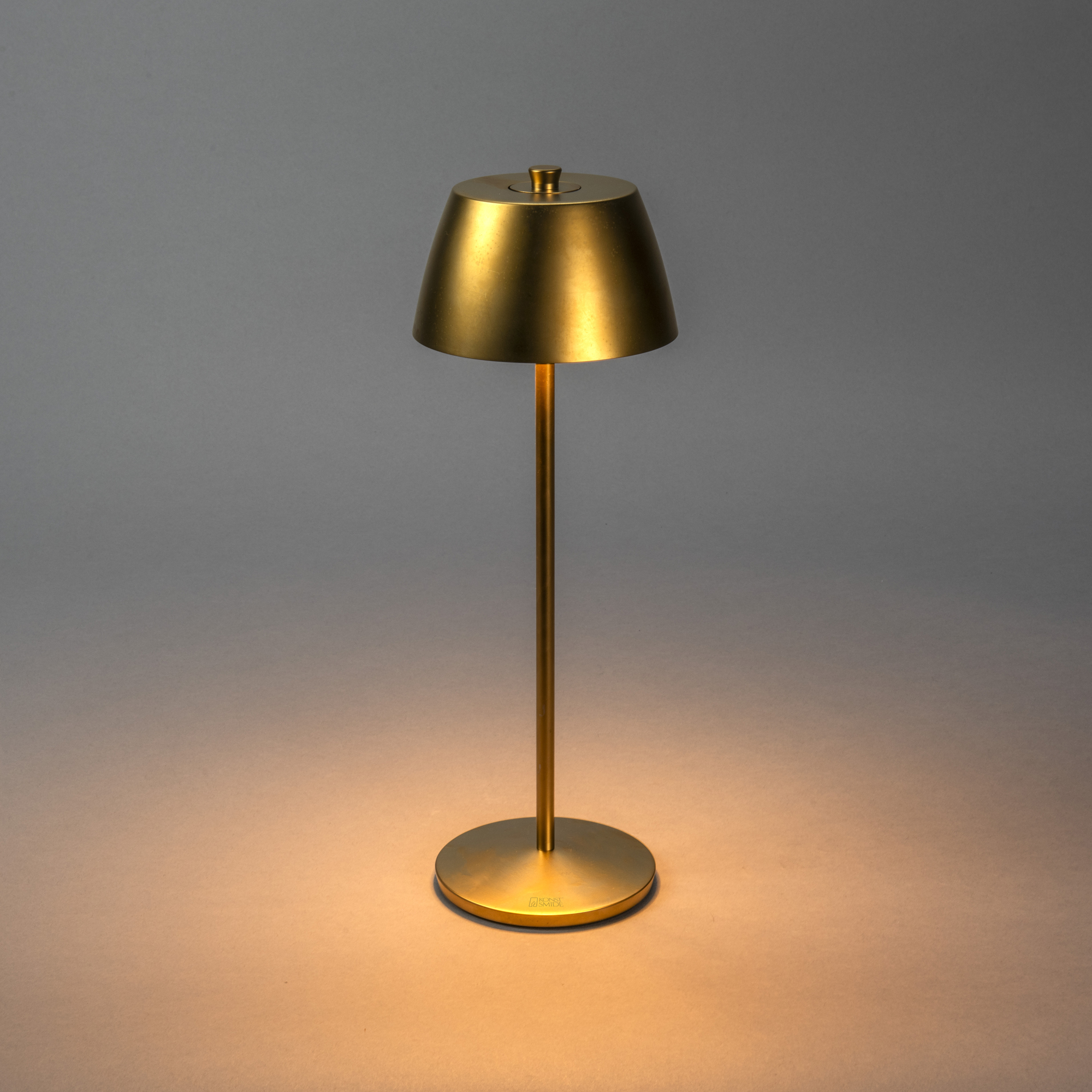 Bordslampa Gnosjö Konstsmide Èze USB Portabel