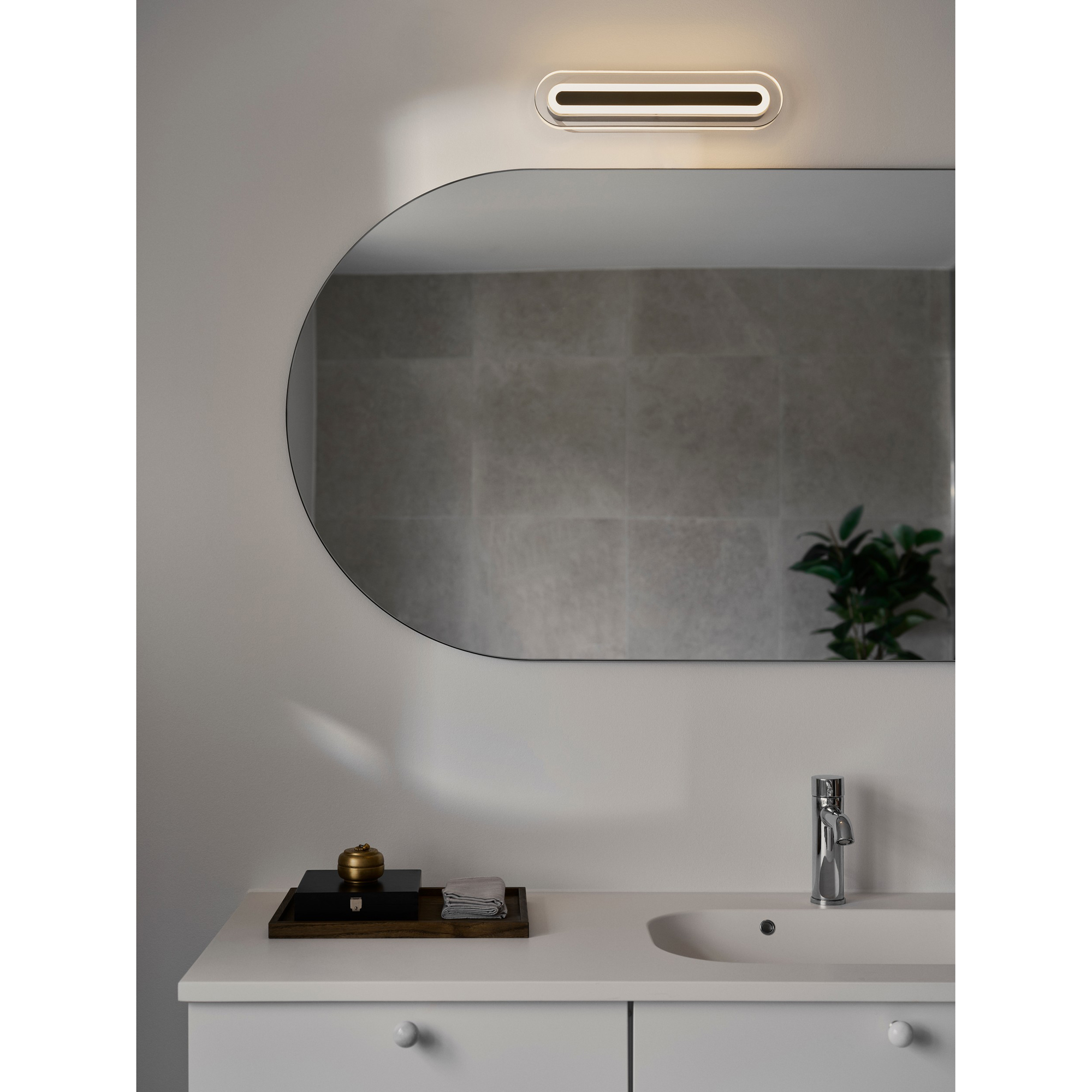 Cavara | Vägglampa | Svart Svart