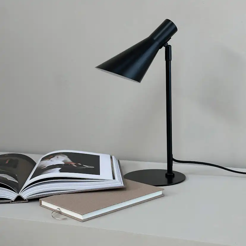 Bordslampa Dyberg Larsen DL12 Mini