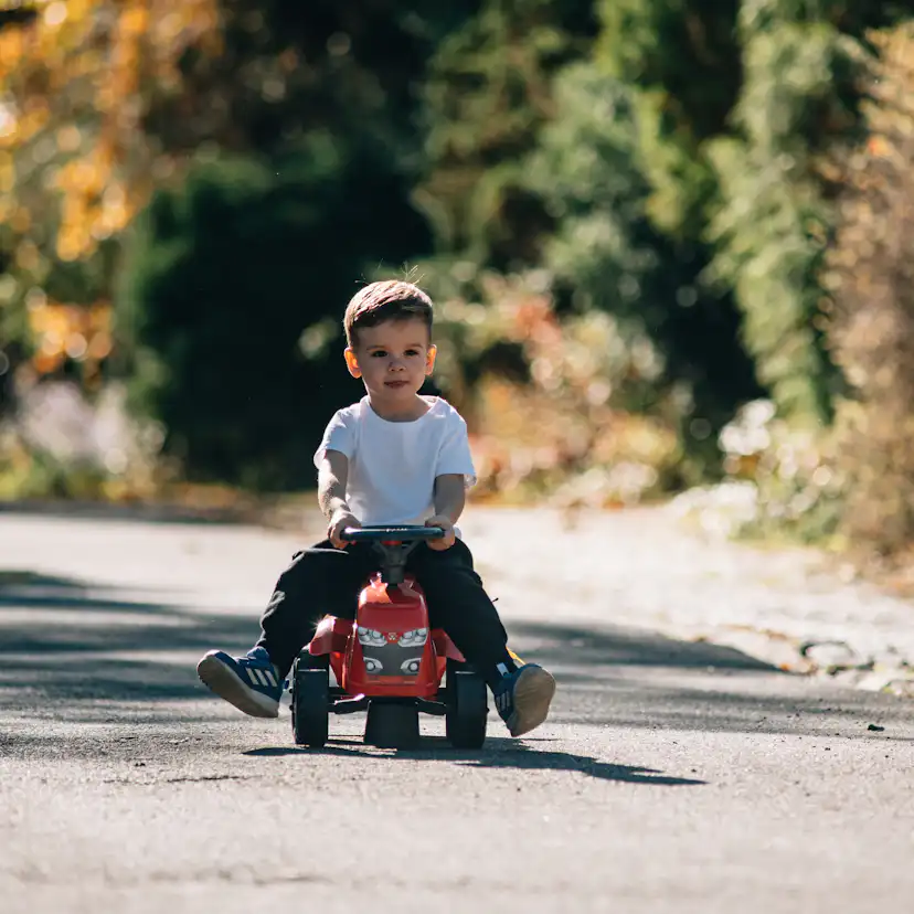 Sparkbil FALK Traktor m. trailer, kratta och skyffel Baby Massey Ferguson