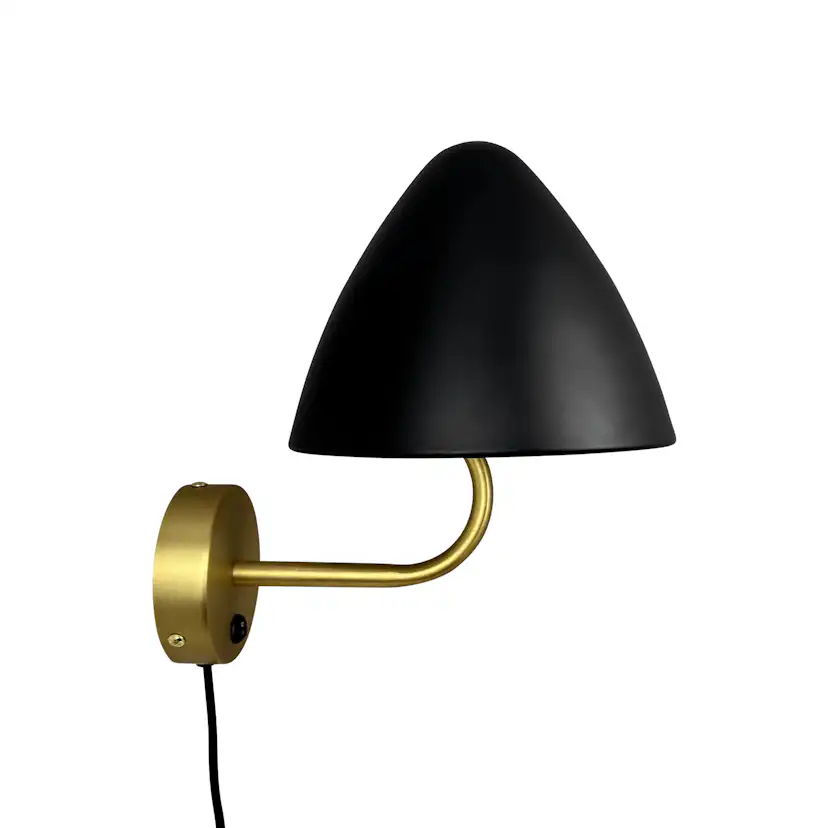 Vägglampa Dyberg Larsen Oulu