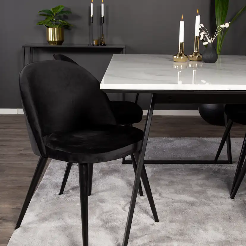 Matgrupp Venture Home Estelle 140 med 4 Valentina Stolar Sammet