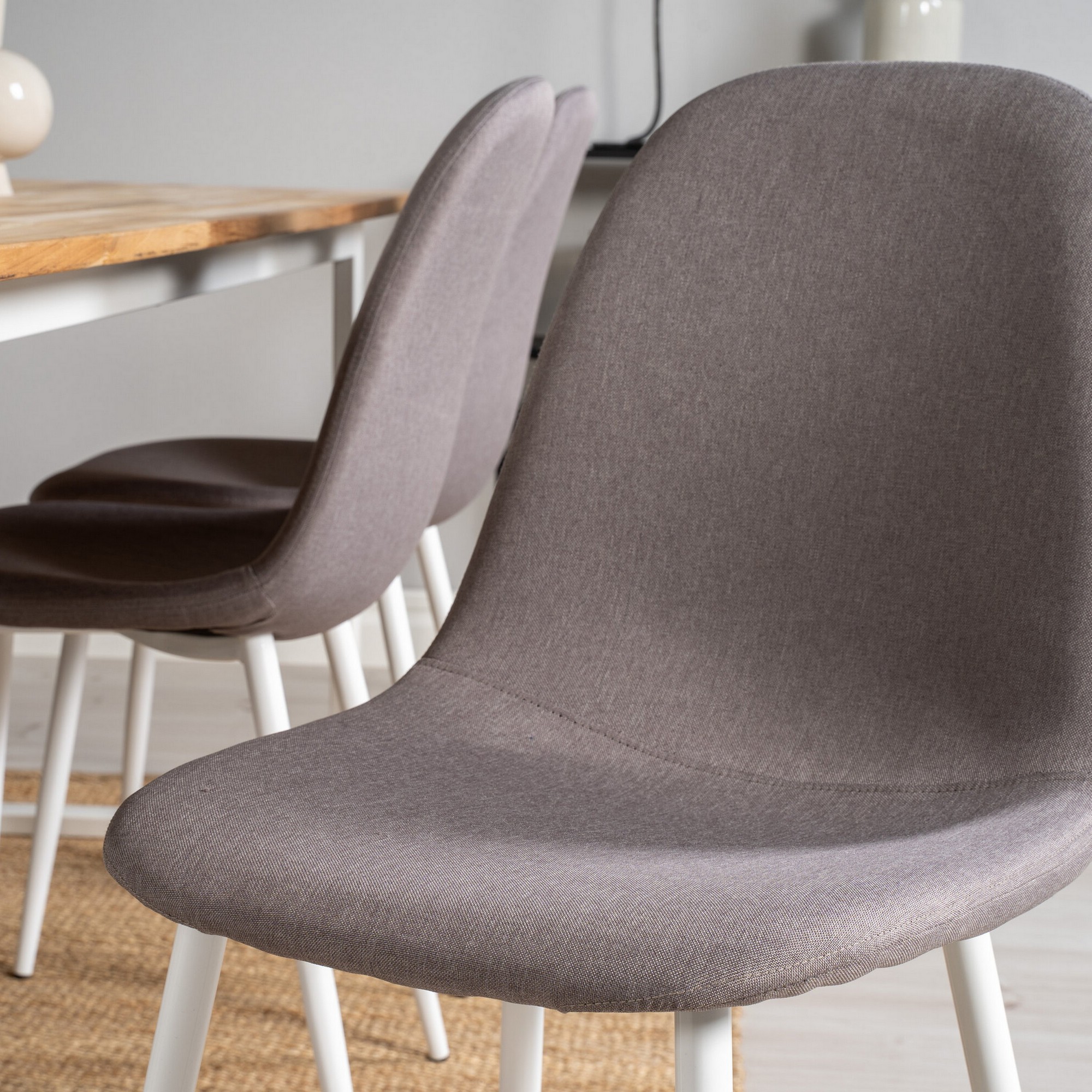 Matgrupp Venture Home Cirebon med 6st Polar Stolar