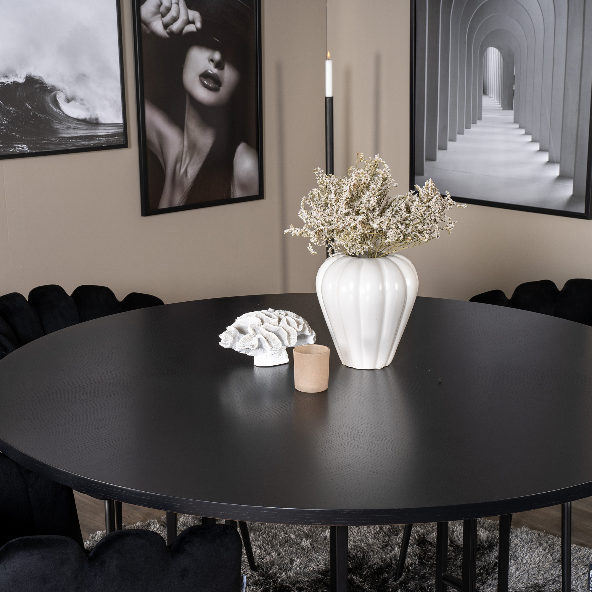 Matgrupp furniture/fashion Copenhagen med 4 Svarta Limhamn Stolar