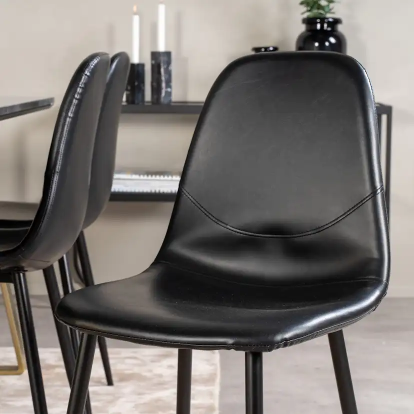 Matgrupp Venture Home Estelle 200 med 6 Pobbie Stolar Konstläder