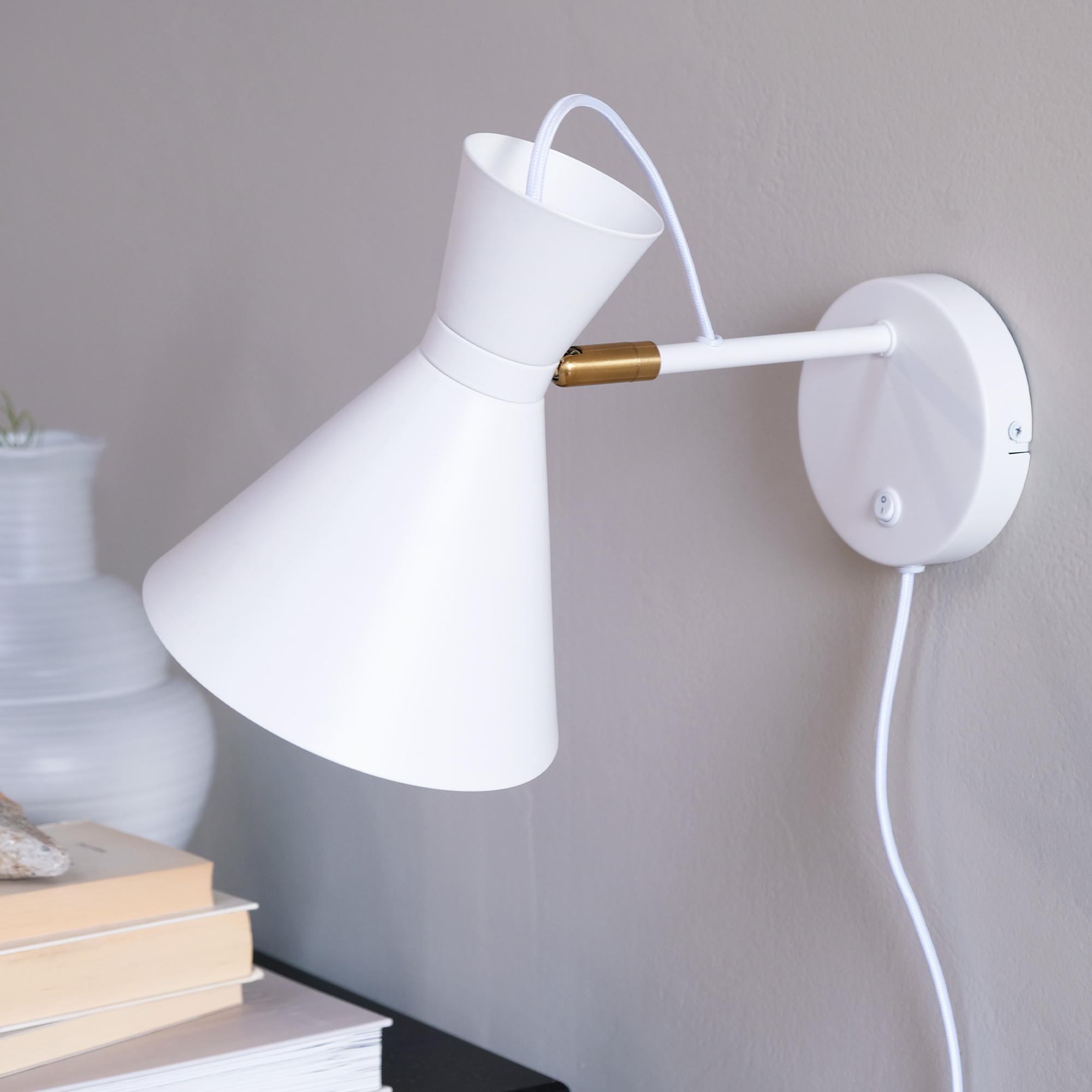Vägglampa Dyberg Larsen Cindy