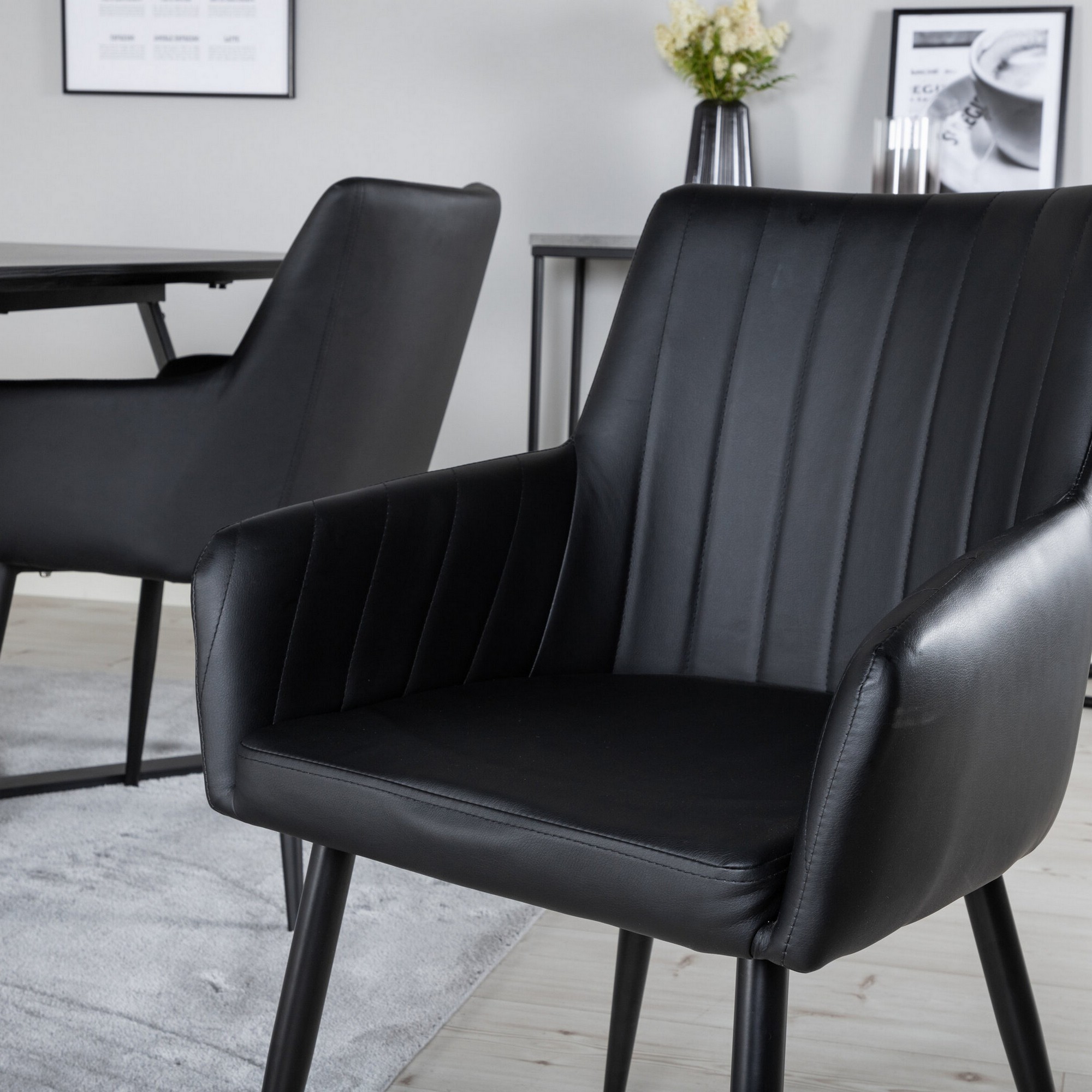 Marina Dining Table - Black top / Black Legs +Comfort - Dini Svart/Svart