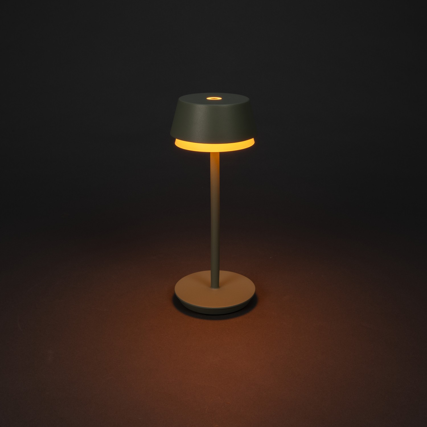 Bordslampa Gnosjö Konstsmide Lyon USB