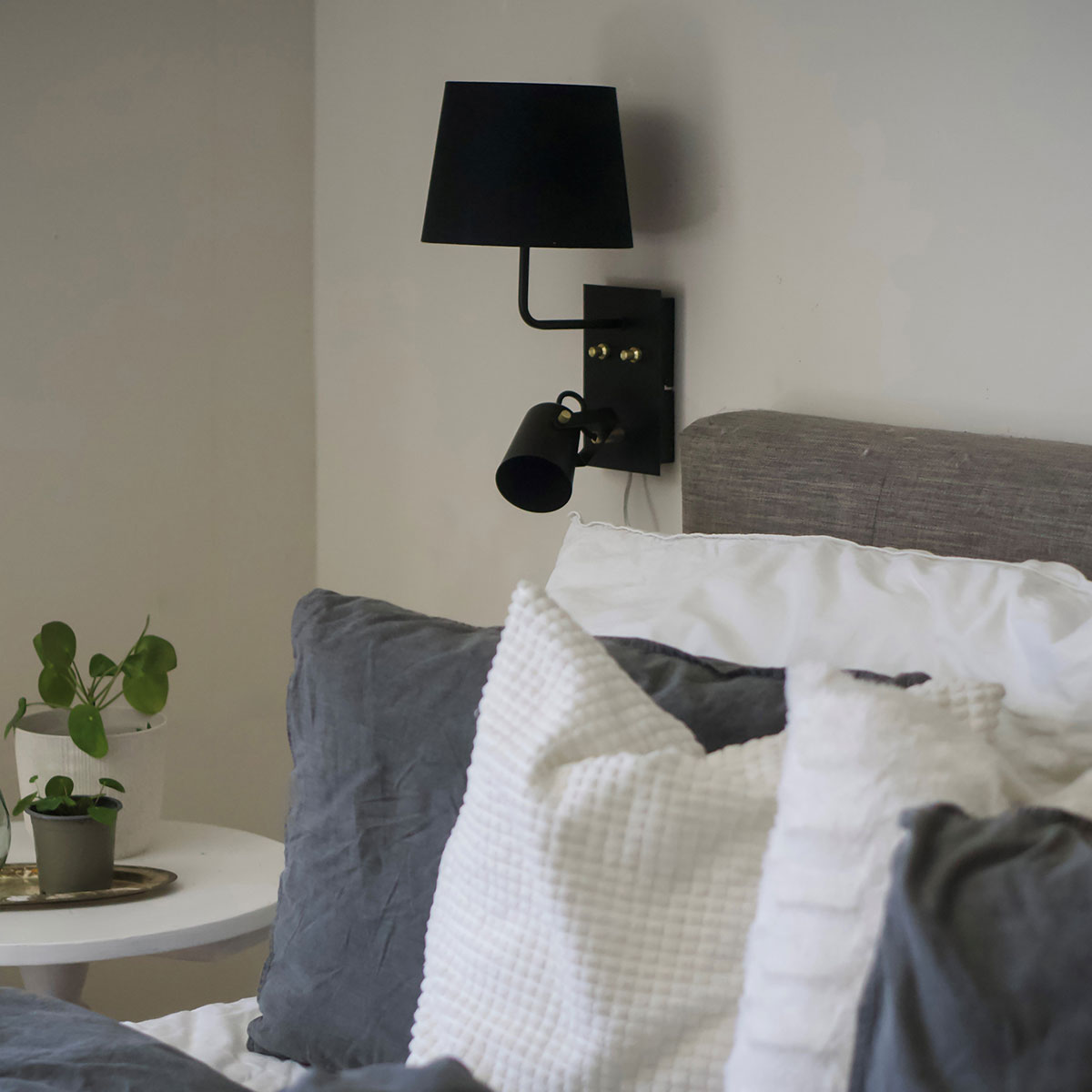 Vägglampa Aneta Metz