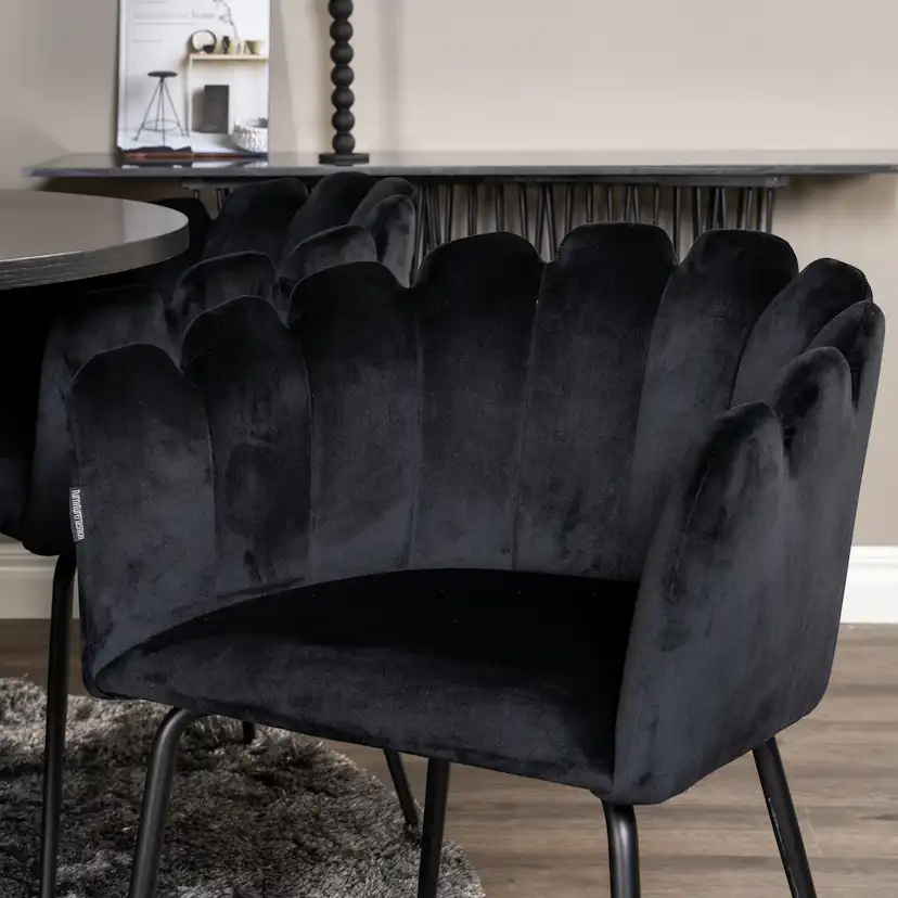 Matgrupp furniture/fashion Copenhagen med 6 Svarta Limhamn Stolar