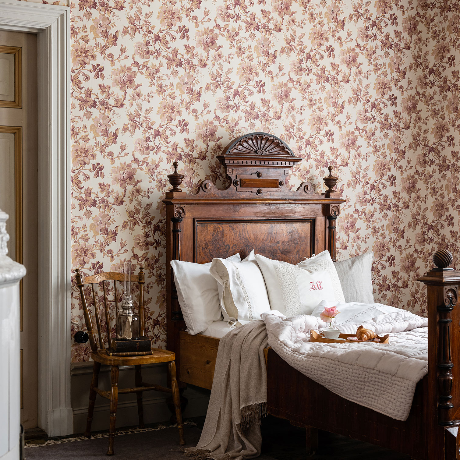 Tapet Duro Gammalsvenska Britas hus Rosa 694-01