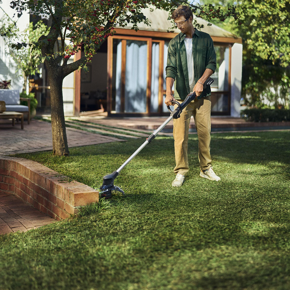 Batteritrimmer Husqvarna Aspire™ T28 2.5 Ah Med Batteri och Laddare