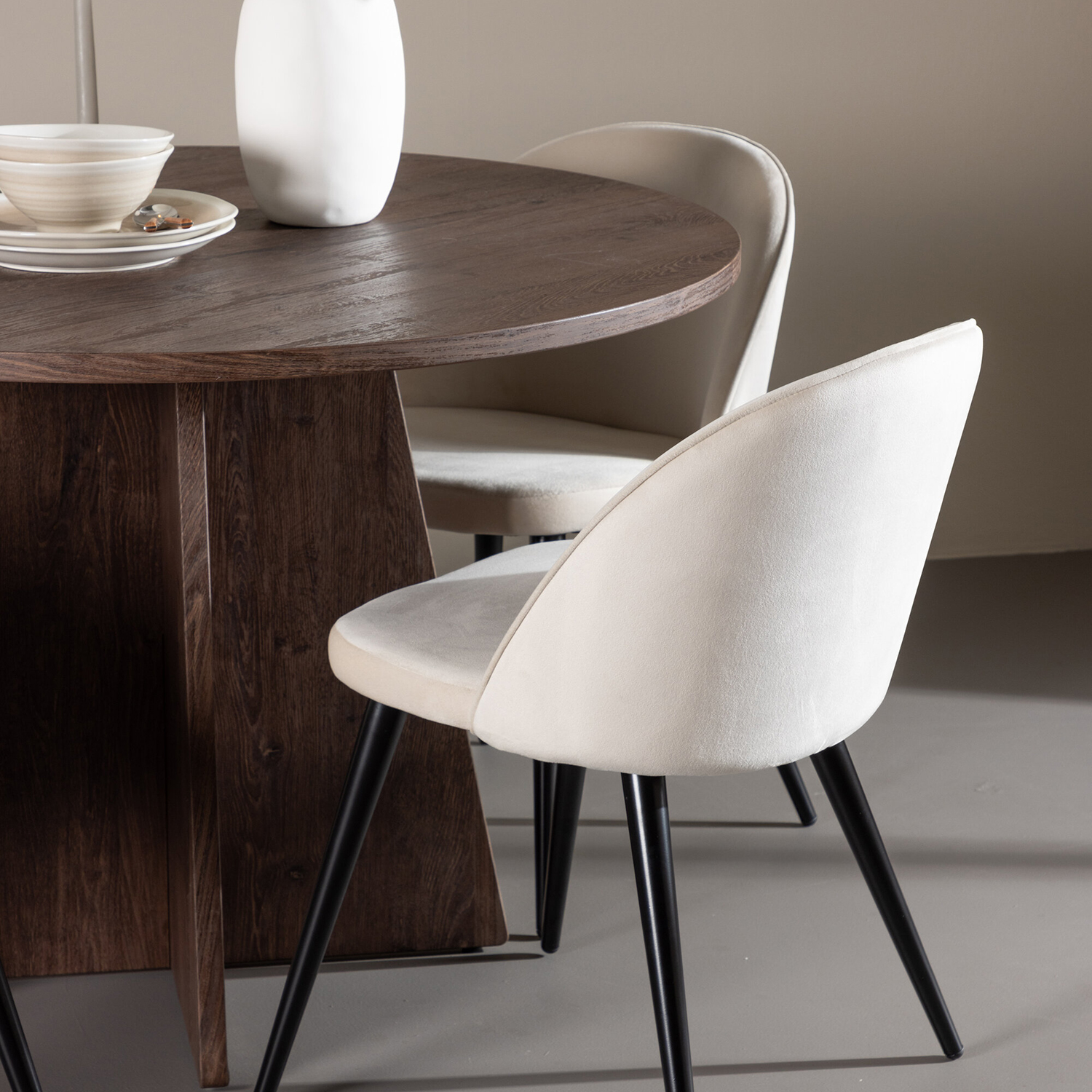 Matgrupp Venture Home Bootcut Ø110 med 4 st Velvet Stolar