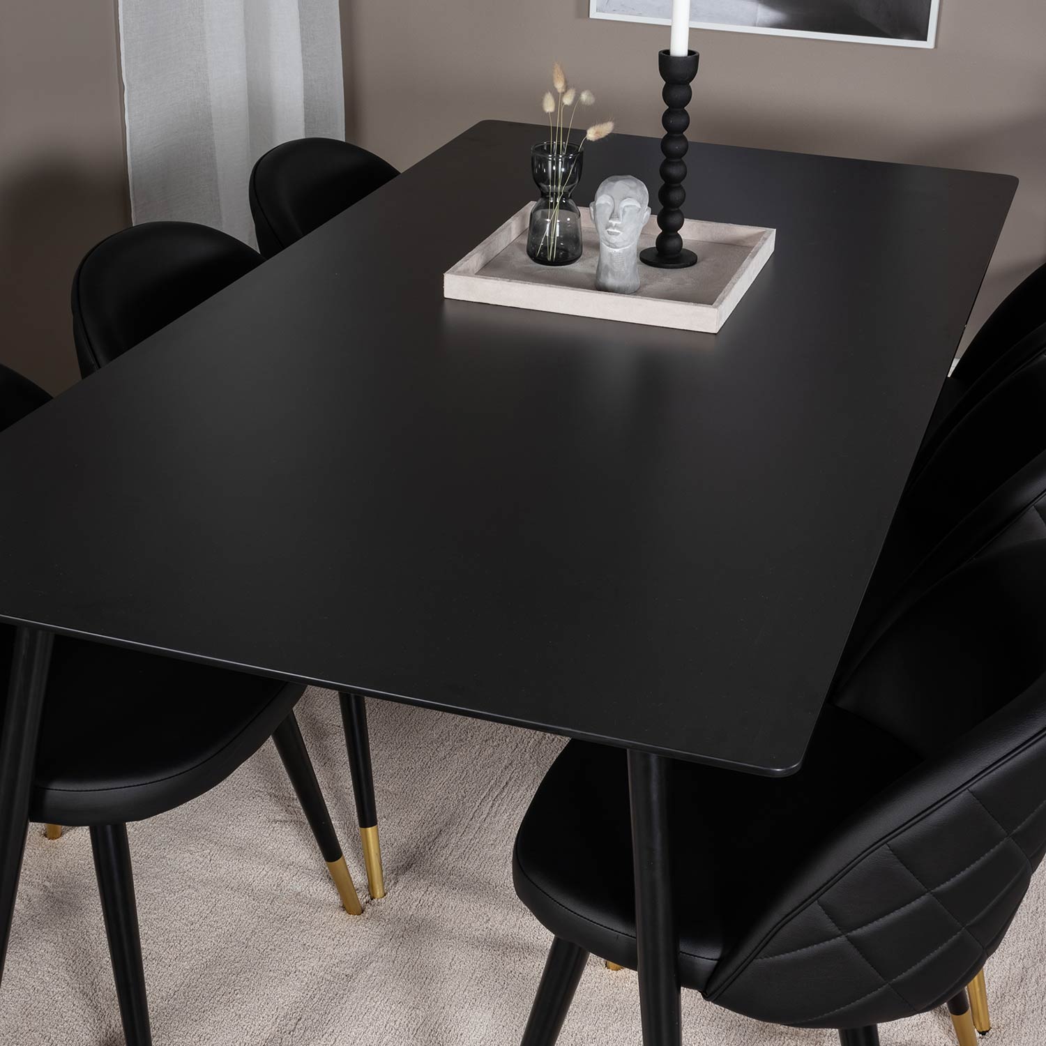 Matgrupp Venture Home Silvia med 6 Valentina Stolar Konstläder