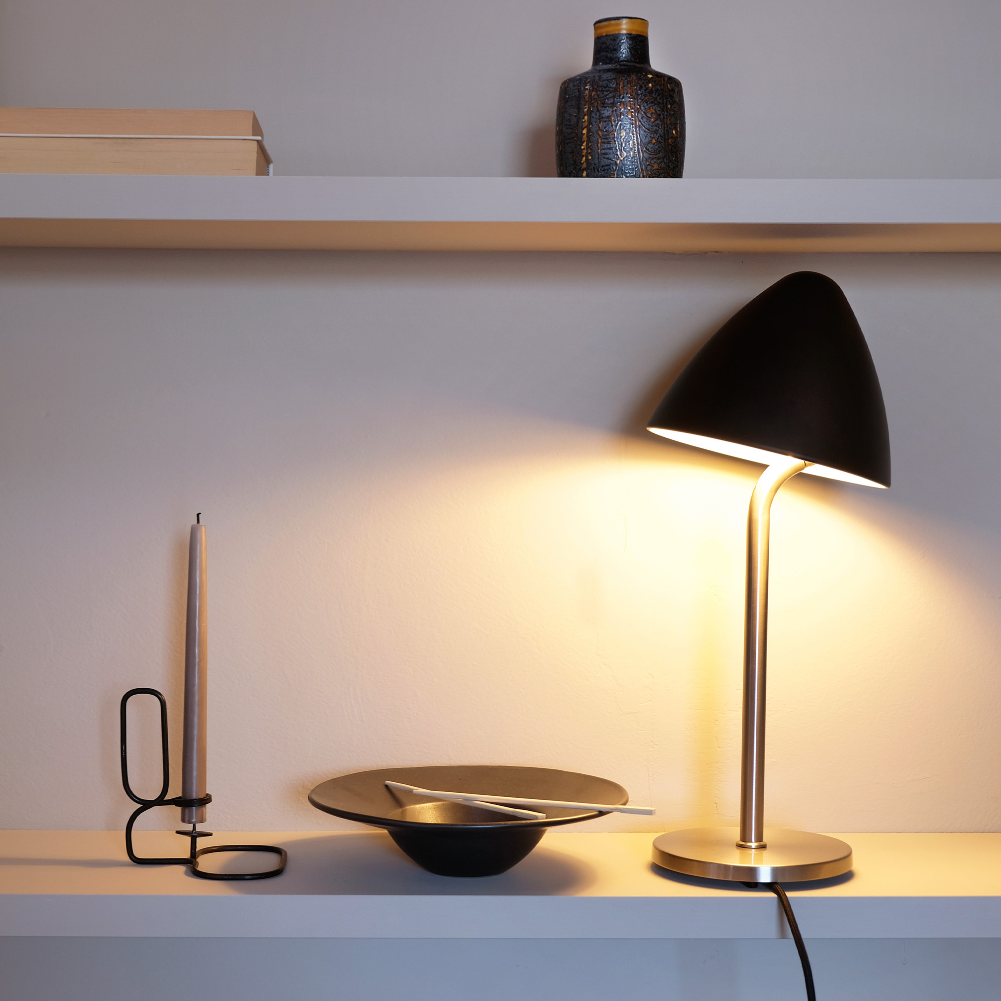 Bordslampa Dyberg Larsen Oulu