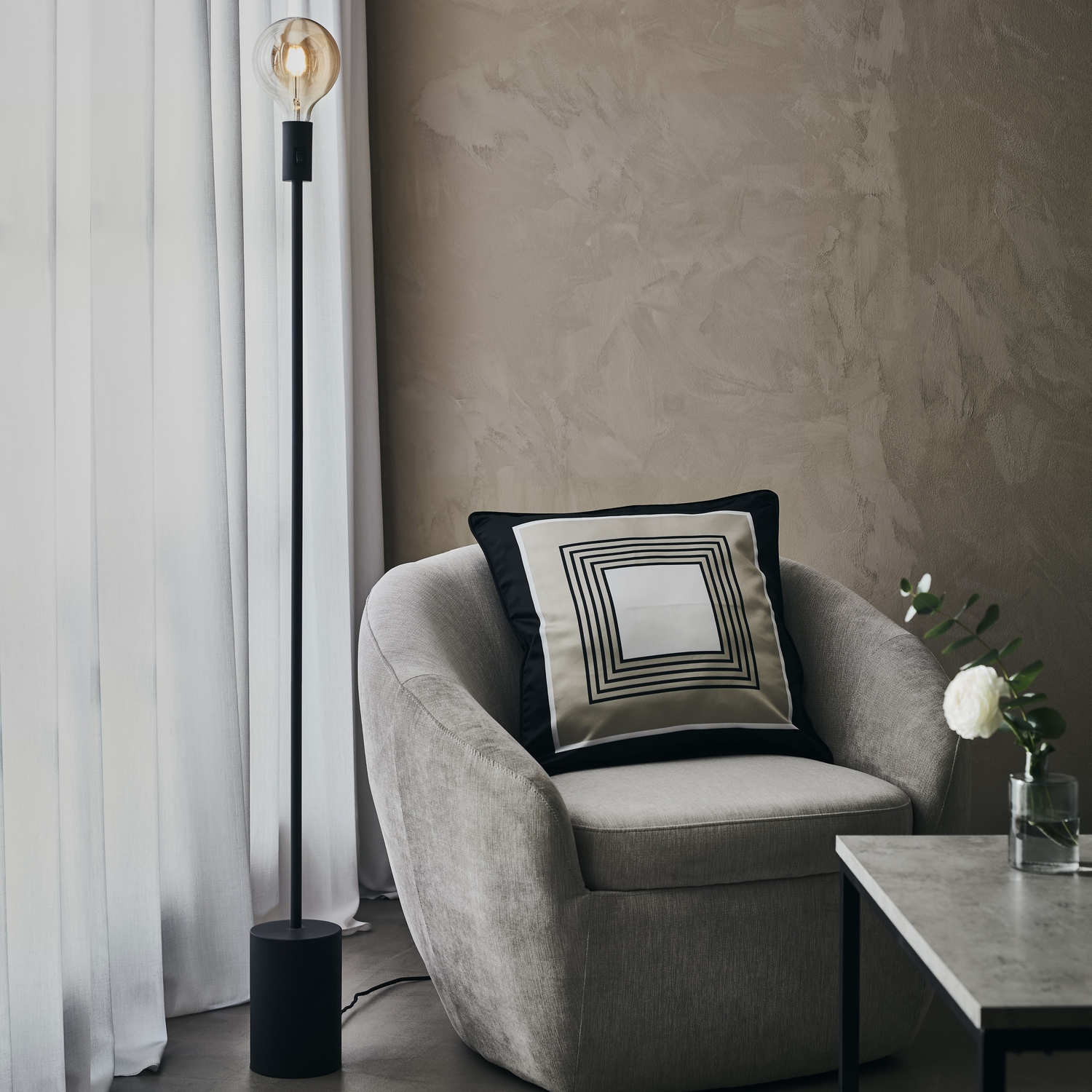 Golvlampa Markslöjd Capital 1L