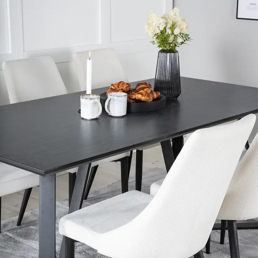Marina Table - Black top /Leone Chair - Beige / Black_6 Svart/Beige