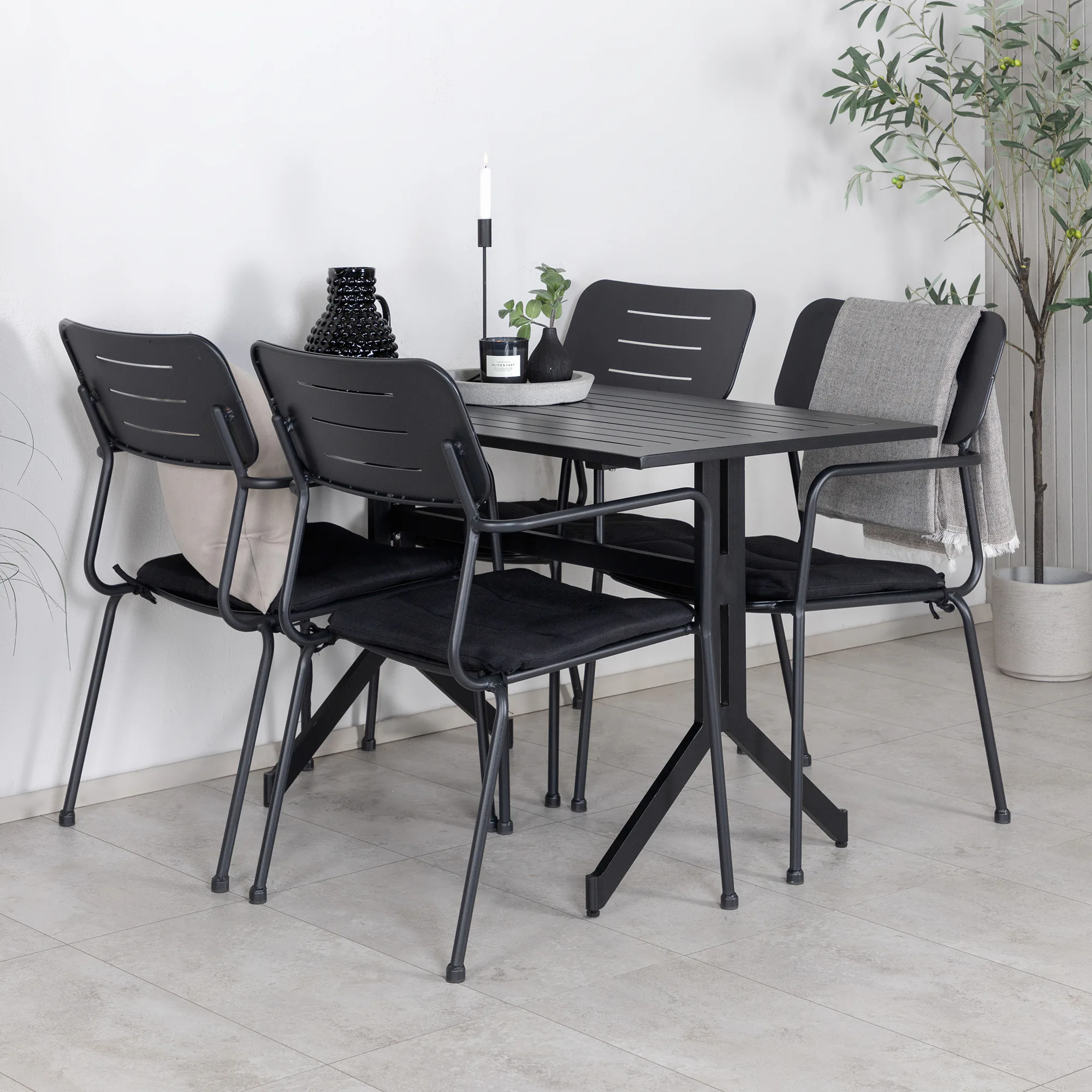 Way - Café Table - Black / Black 120*70cm+Nicke Dining chair Svart