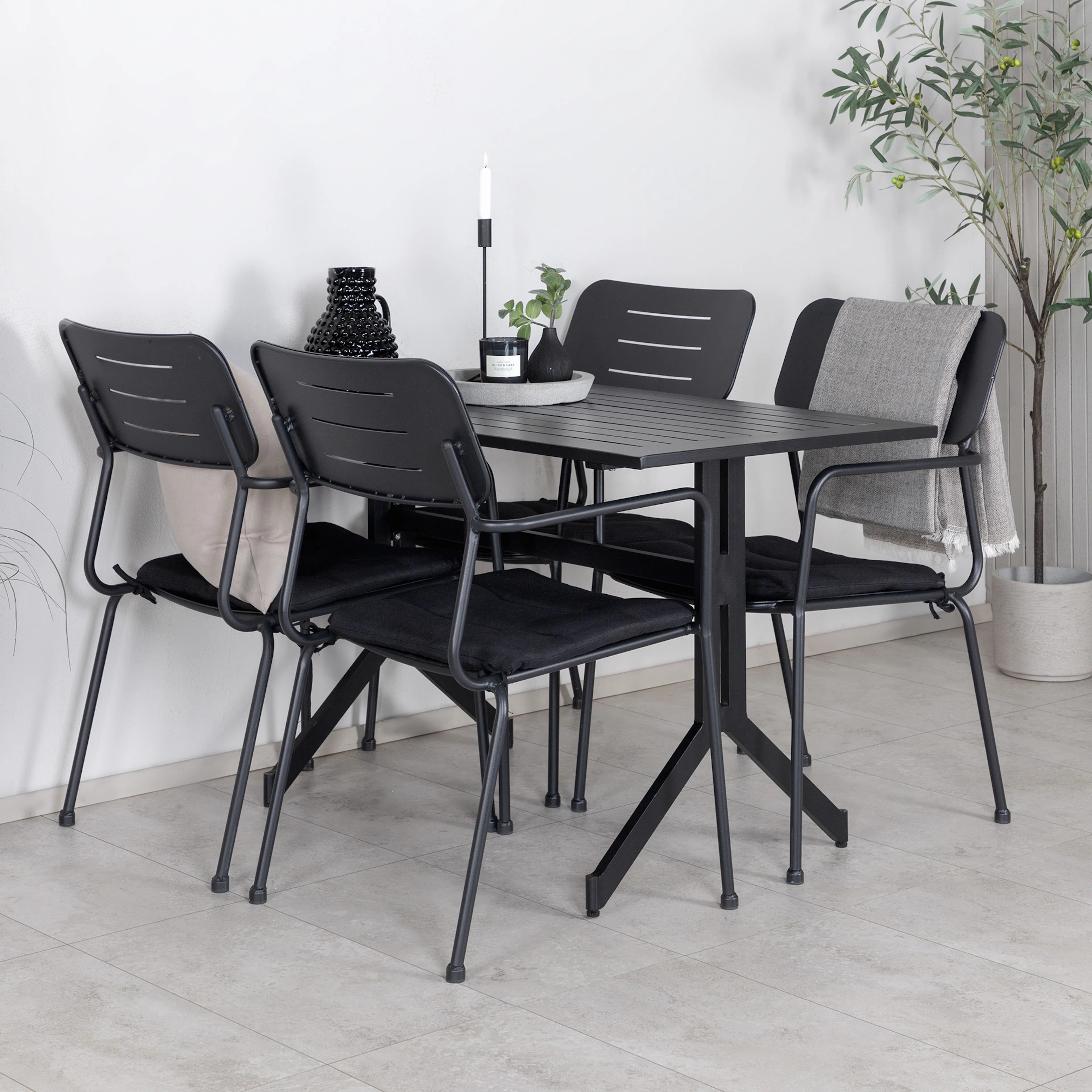 Way - Café Table - Black / Black 120*70cm+Nicke Dining chair Svart