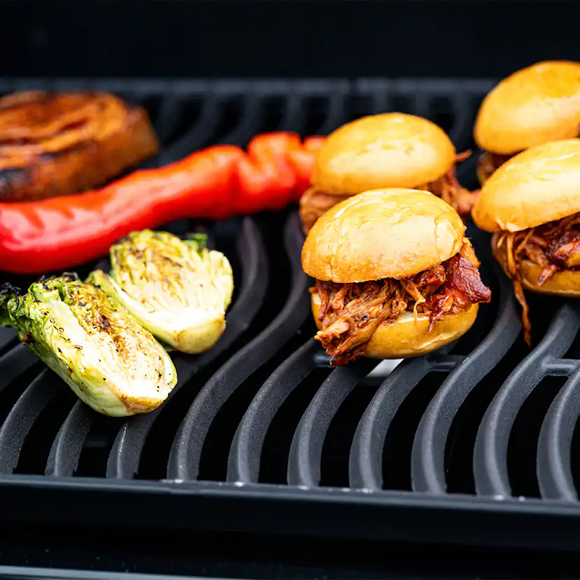 Gasolgrill Napoleon Legend 365 med Grillöverdrag och Grillborste