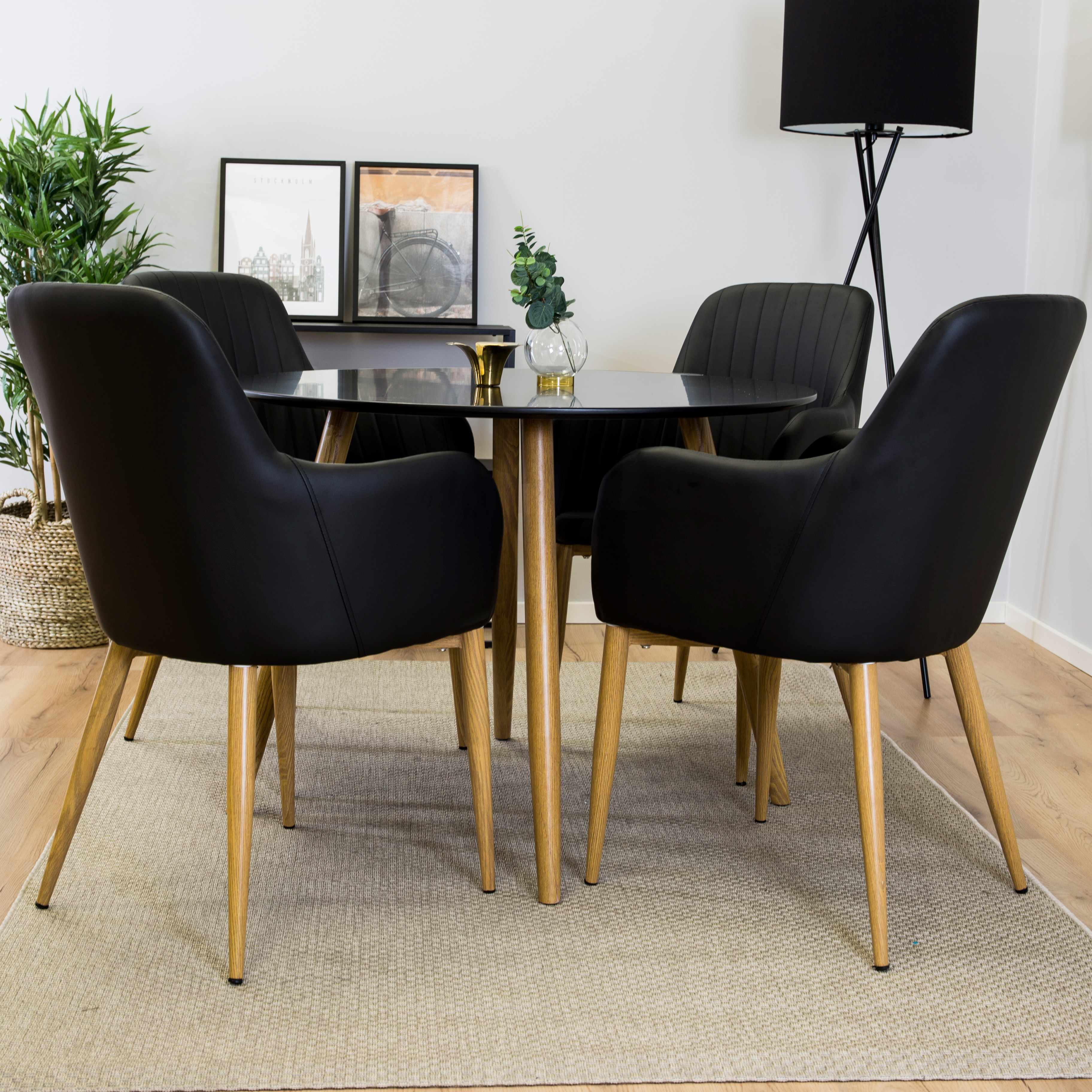 Matgrupp Venture Home Plake med 4 Corina Stolar Läder