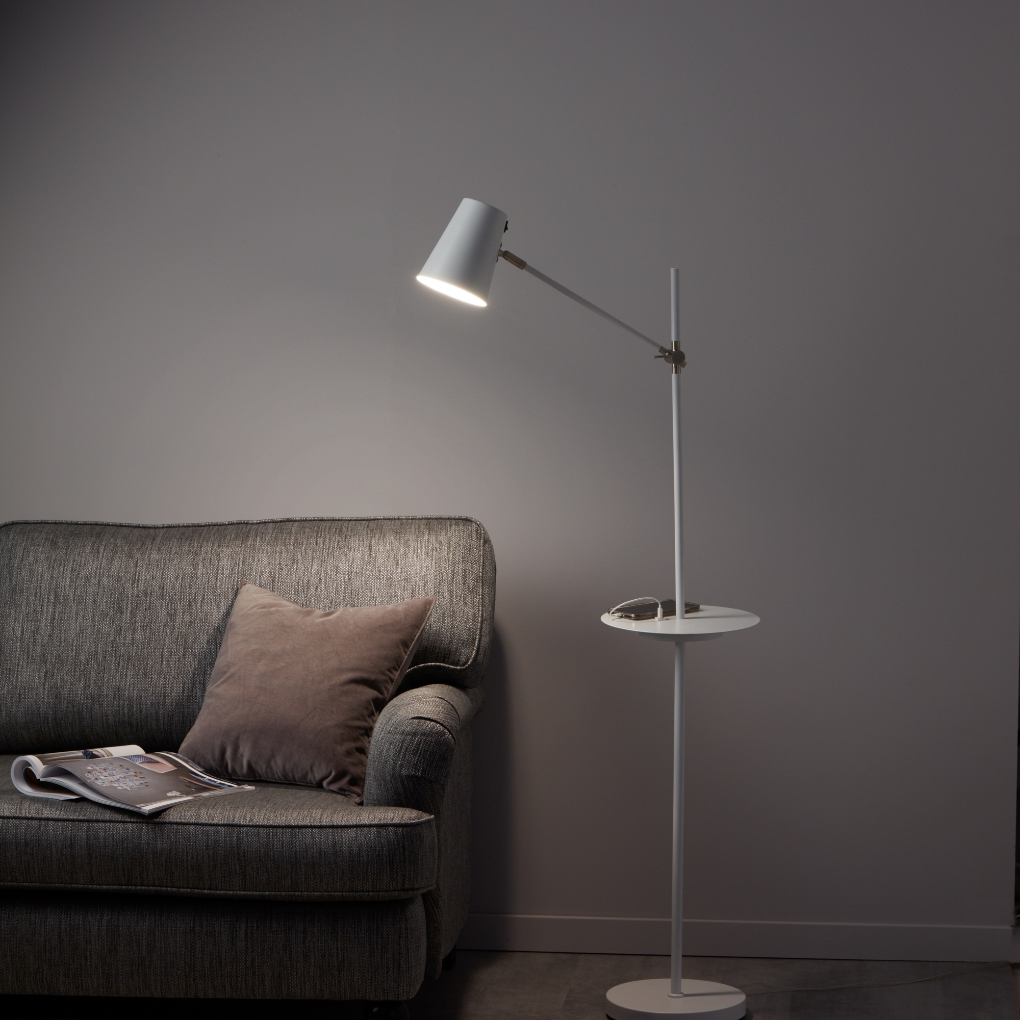 Golvlampa Markslöjd Linear 1L USB