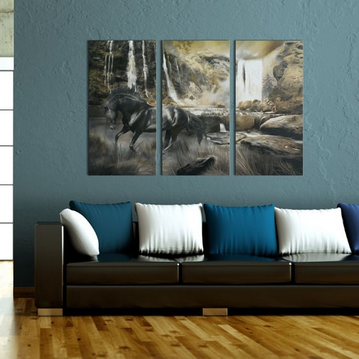 Tavla Arkiio Black Horse And Rocky Waterfall