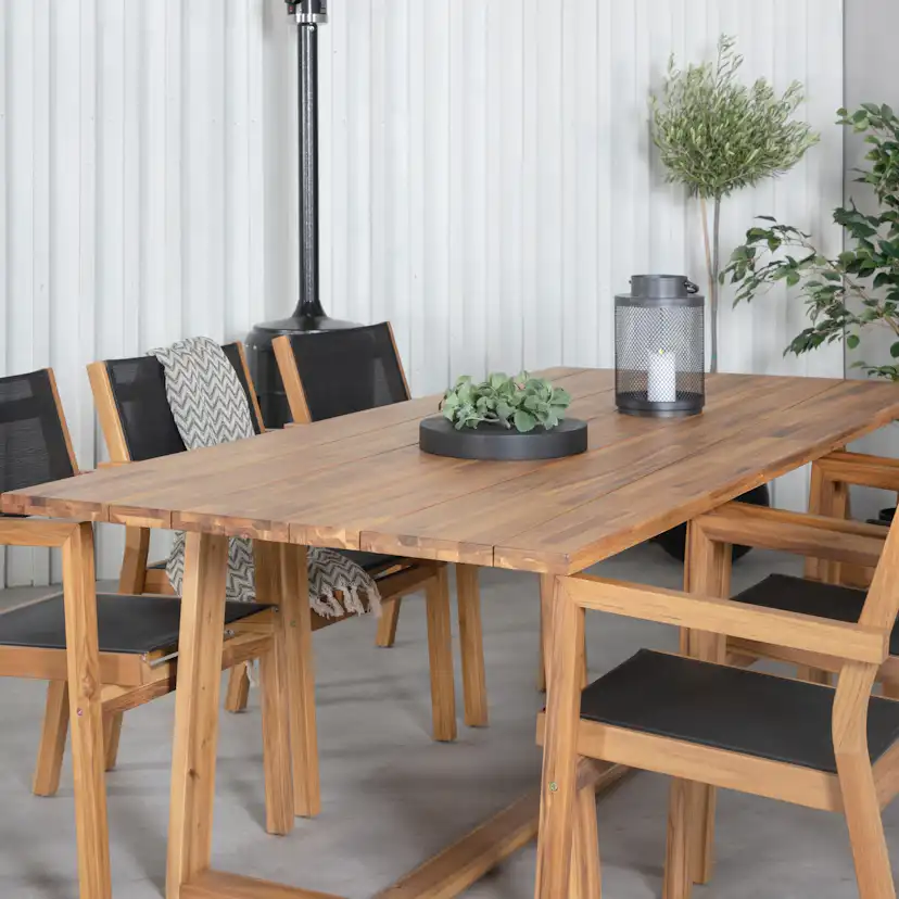 Matgrupp Venture Home Plarra med 6 Vum Stapelbara Matstolar