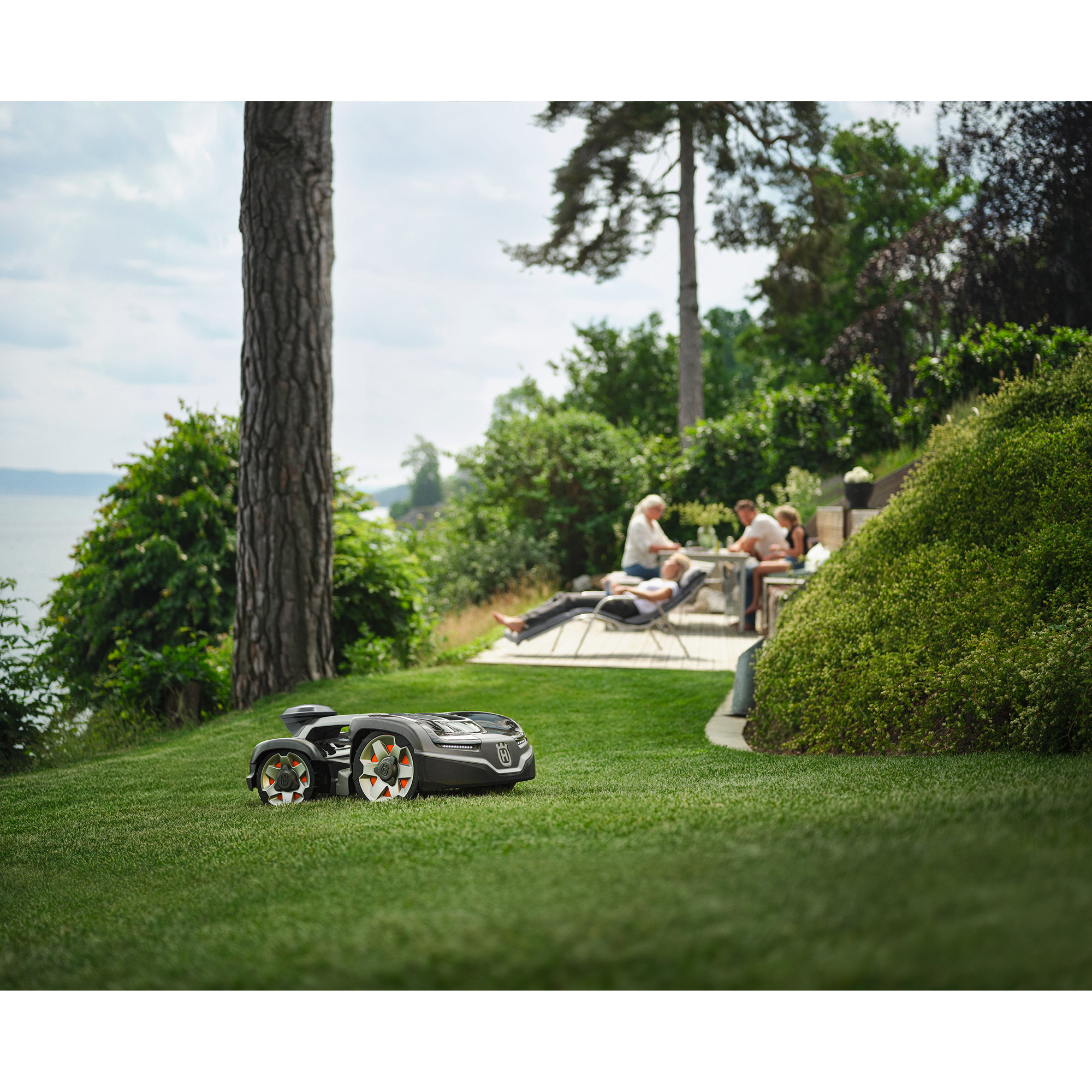 Robotgräsklippare Husqvarna Automower® 435X AWD NERA med Slinglös Teknik