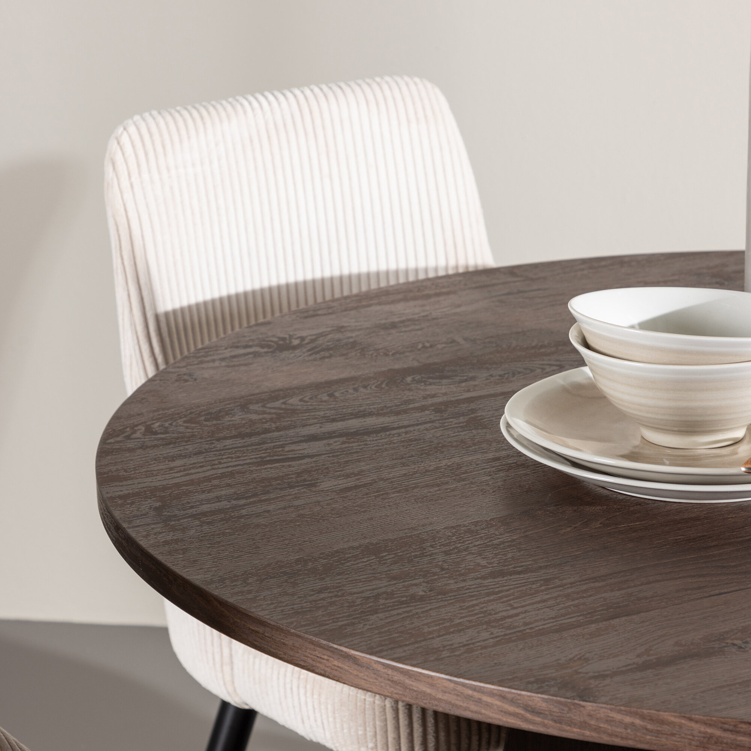 Matgrupp Venture Home Bootcut Ø110 med 4 st Leone Stolar
