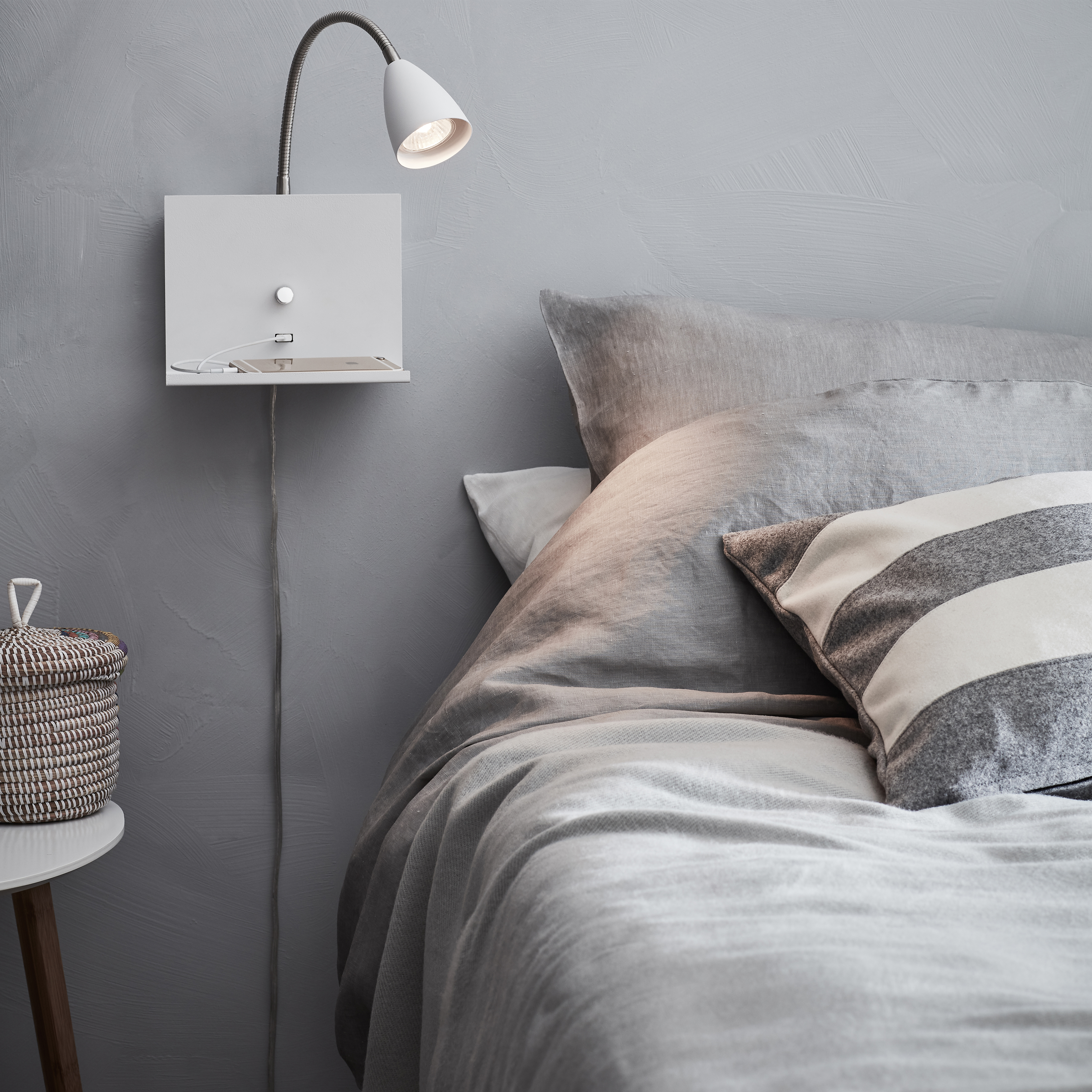 Vägglampa Markslöjd Logi