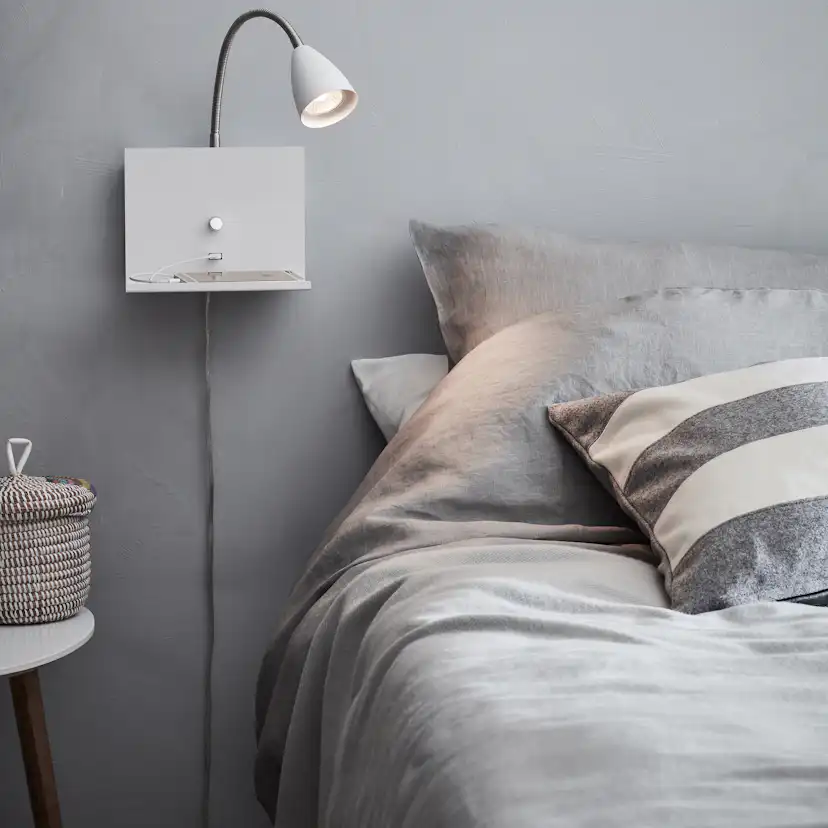 Vägglampa Markslöjd Logi