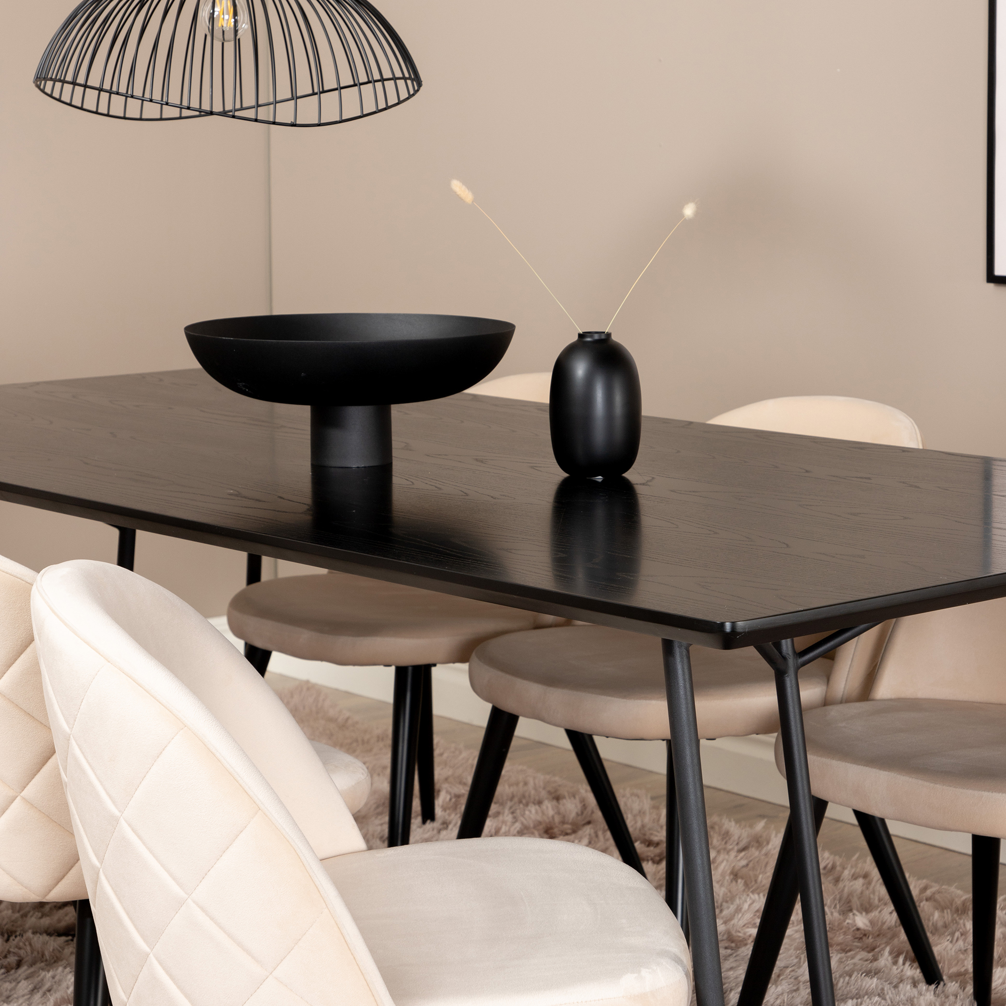 Matgrupp Venture Home Annika med 6 Valentina Stitcthes Stolar Sammet