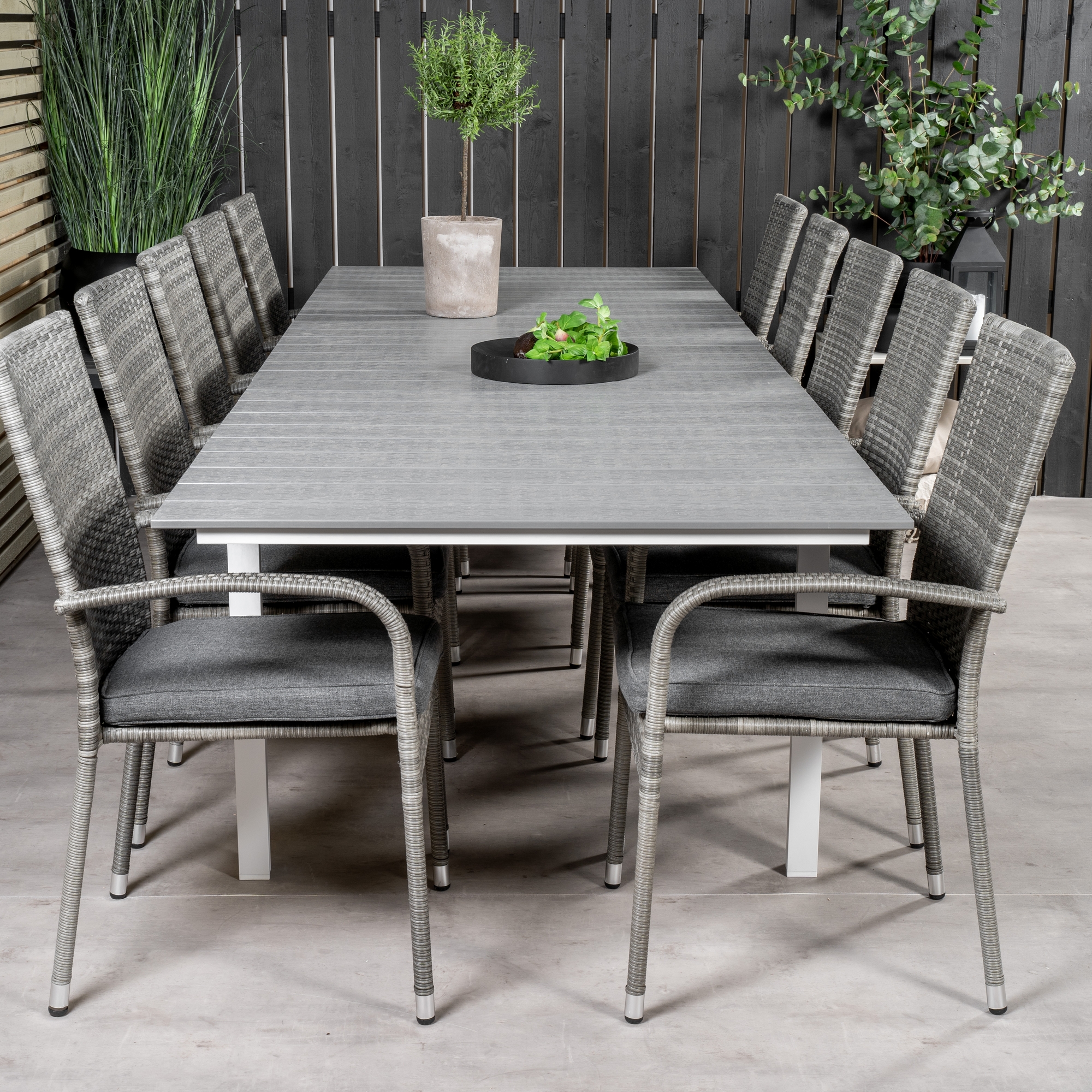 Matgrupp Venture Home Lova 224/324 med 10 Asta Karmstolar