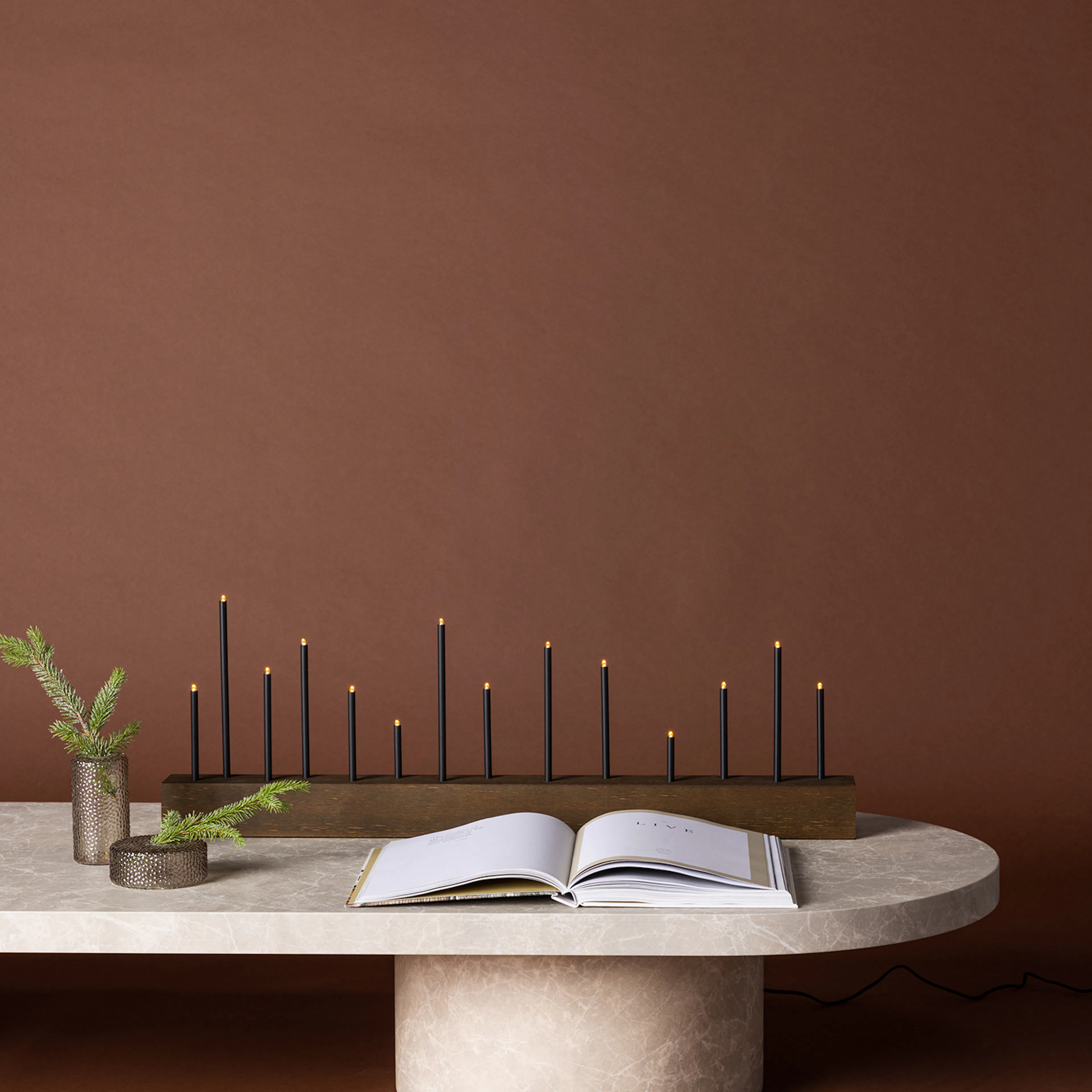 Kungsberget 77cm Table Lamp - Walnut  /  Black Metal Valnöt