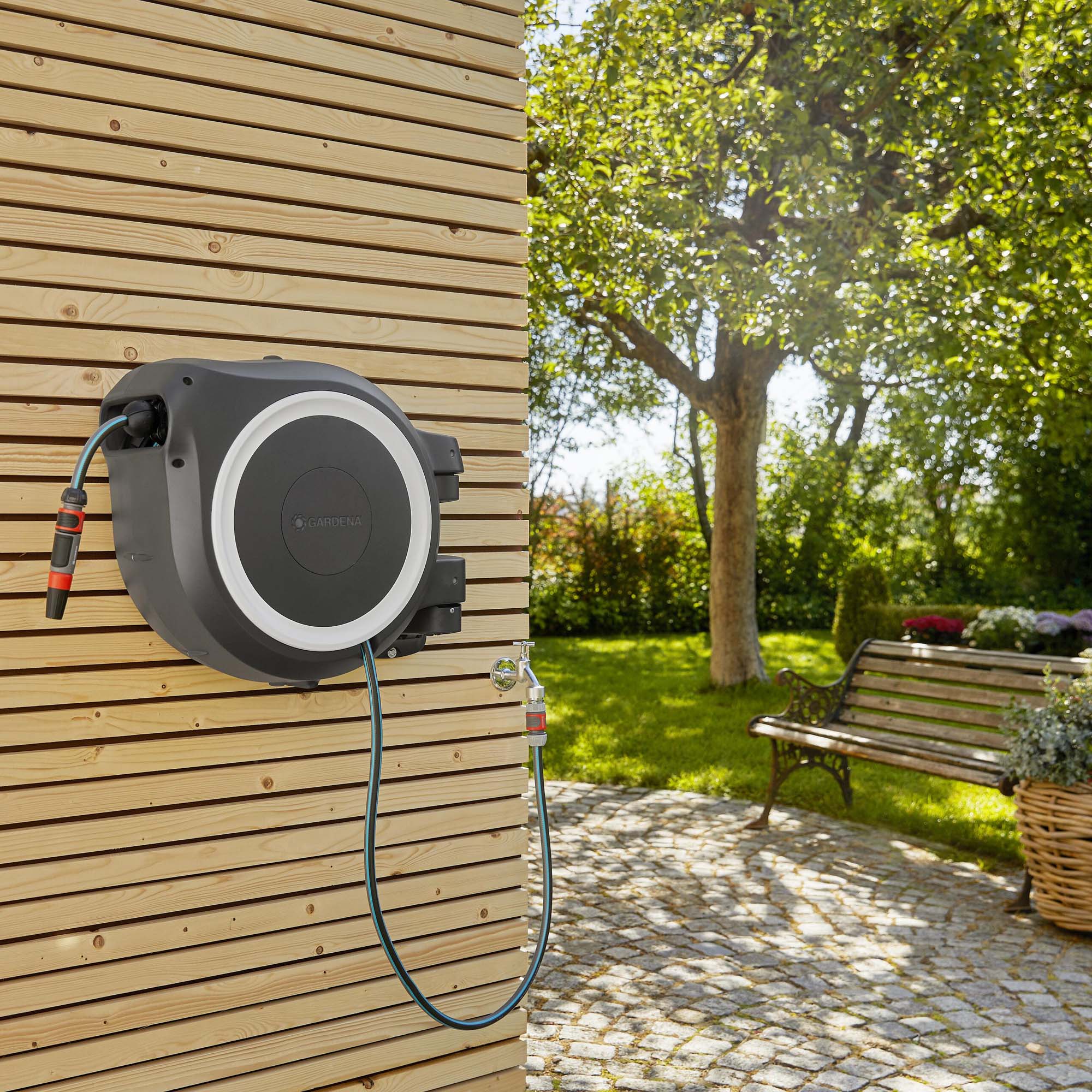Bevattningspaket Gardena Slangbox XL 35 m Vit Med Vattenspridare & Sprinklerpistol