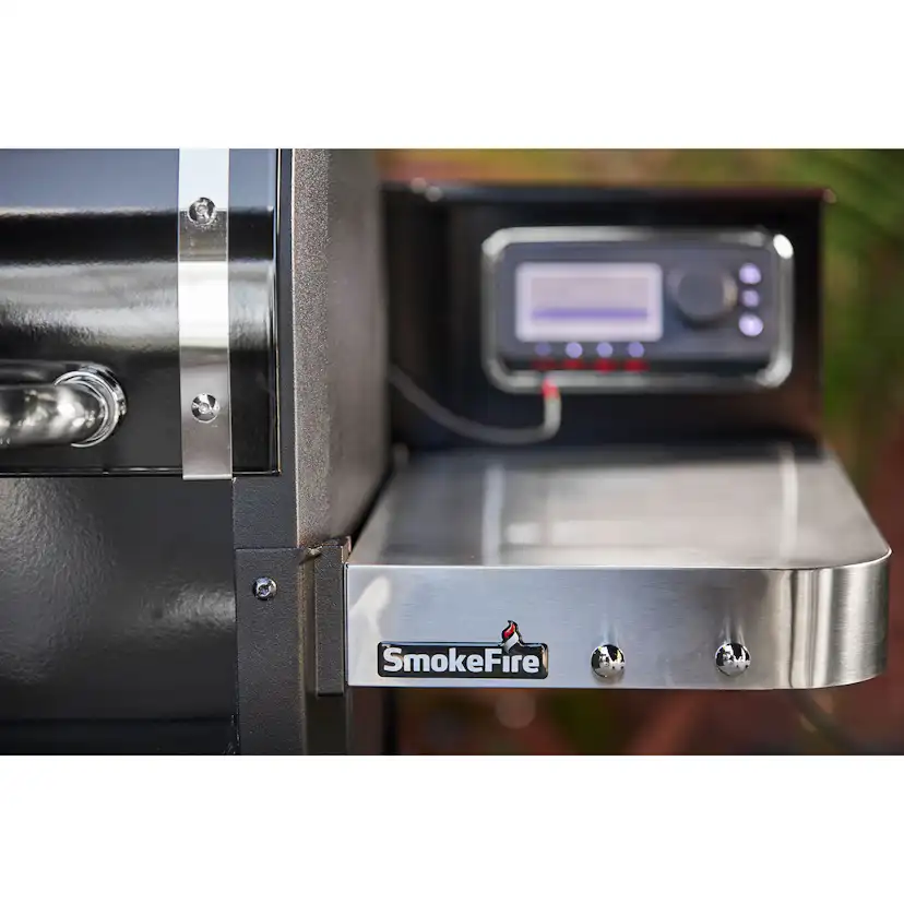 Pelletsgrill Weber SmokeFire EX4 GBS Träpelletsgrill med Weber Connect-Teknik