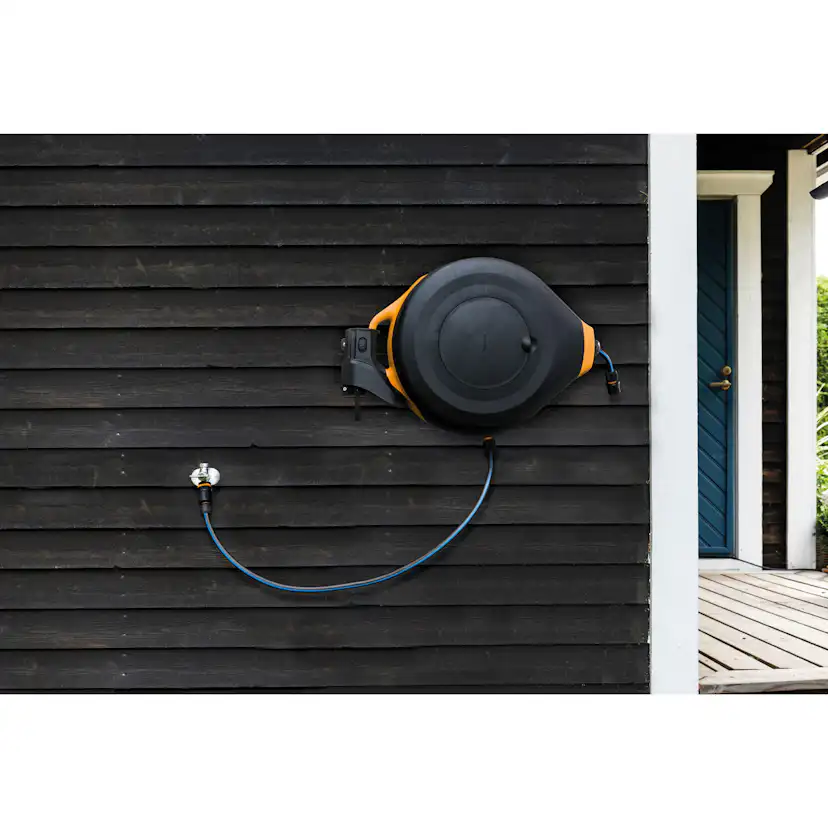 Bevattning Fiskars Slangvinda Auto XLX-series™ med Automatisk Inrullning