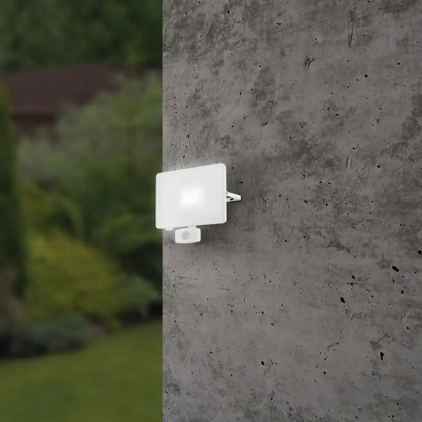 Vägglampa Eglo Faedo 3 med Sensor