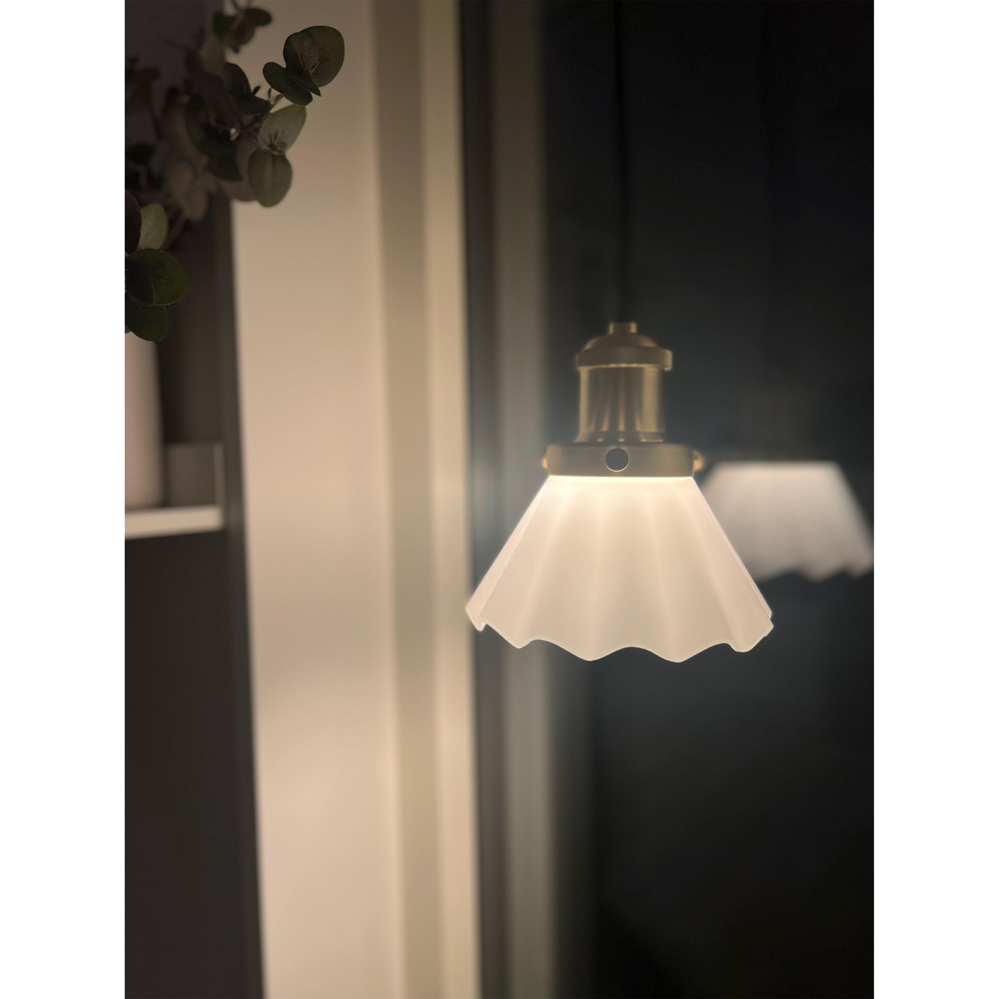 Fönsterlampa PR Home August Veckad