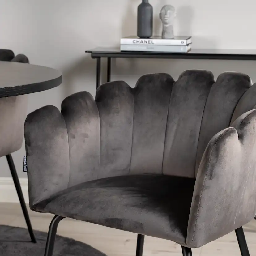Matgrupp furniture/fashion Copenhagen med 4 Gråa Limhamn Stolar
