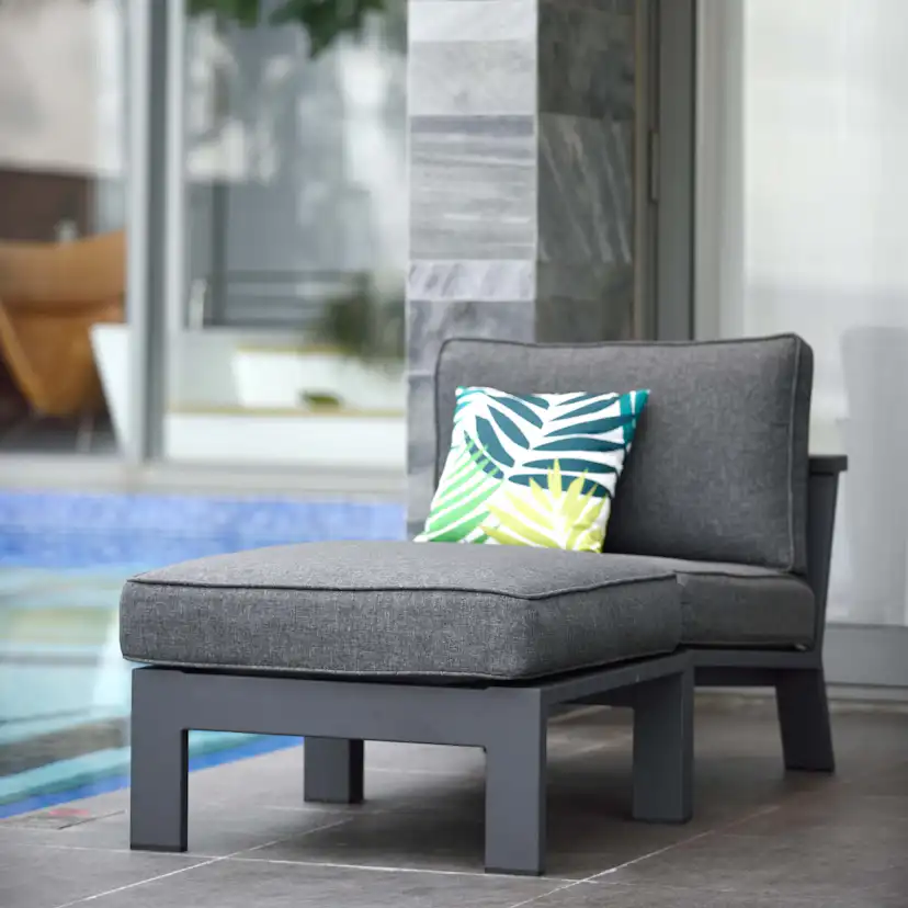 Loungegrupp LifestyleGarden PALAU 2x sidostolar + 2x fotpallar + sidobord 60 cm
