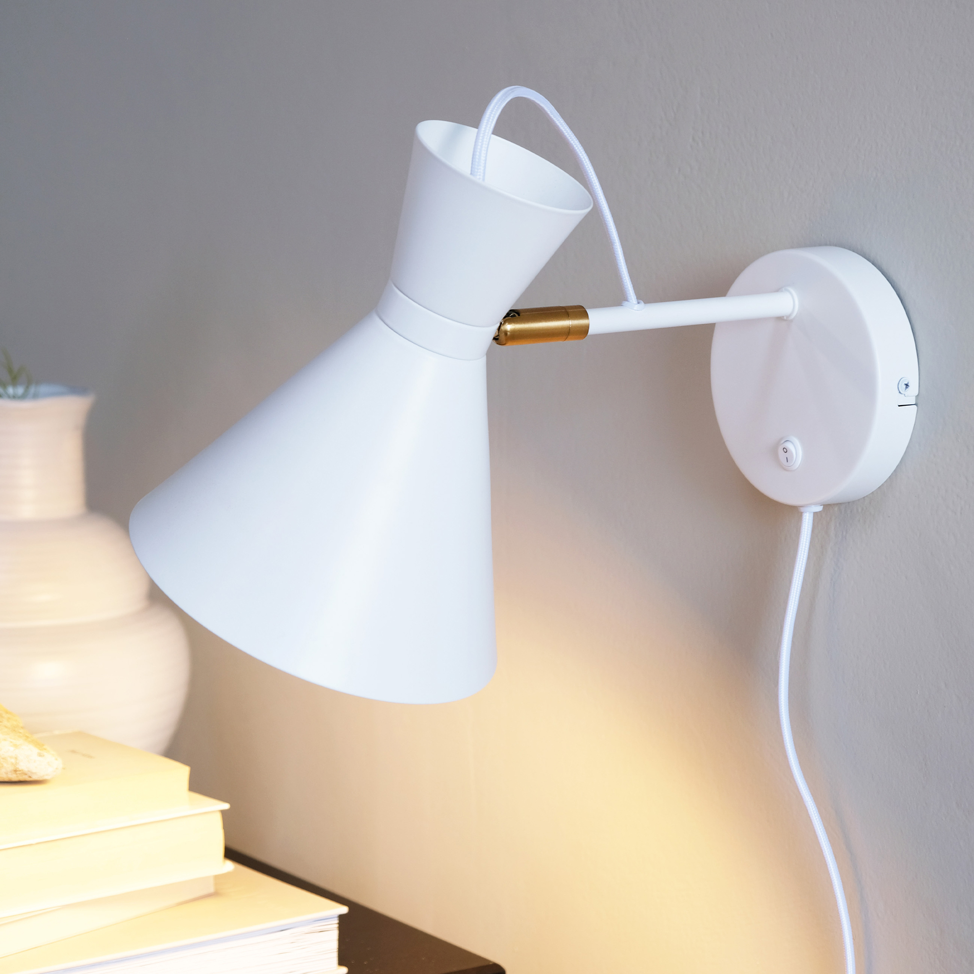 Vägglampa Dyberg Larsen Cindy