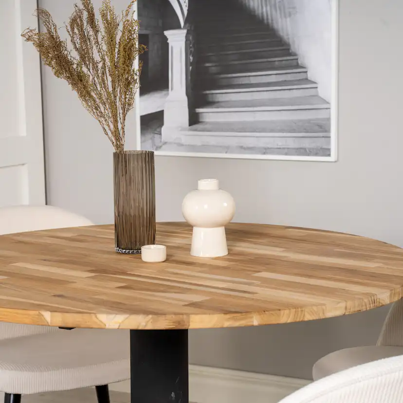 Matgrupp Venture Home Cornelia 100 med 4 Valentina Stolar