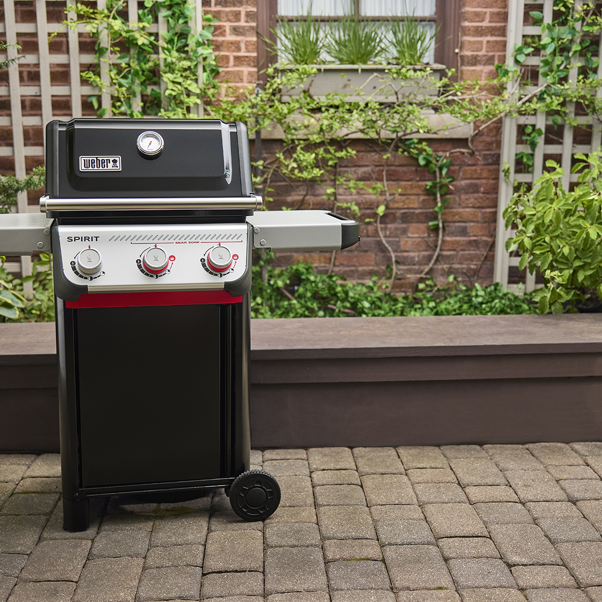 Gasolgrill Weber Spirit E-325 med 3 Brännare & Sear Zone
