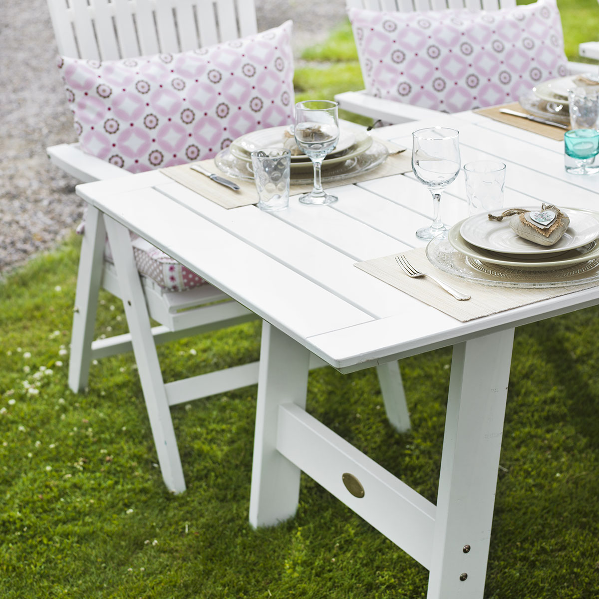 Utebord Hillerstorp Cecilia